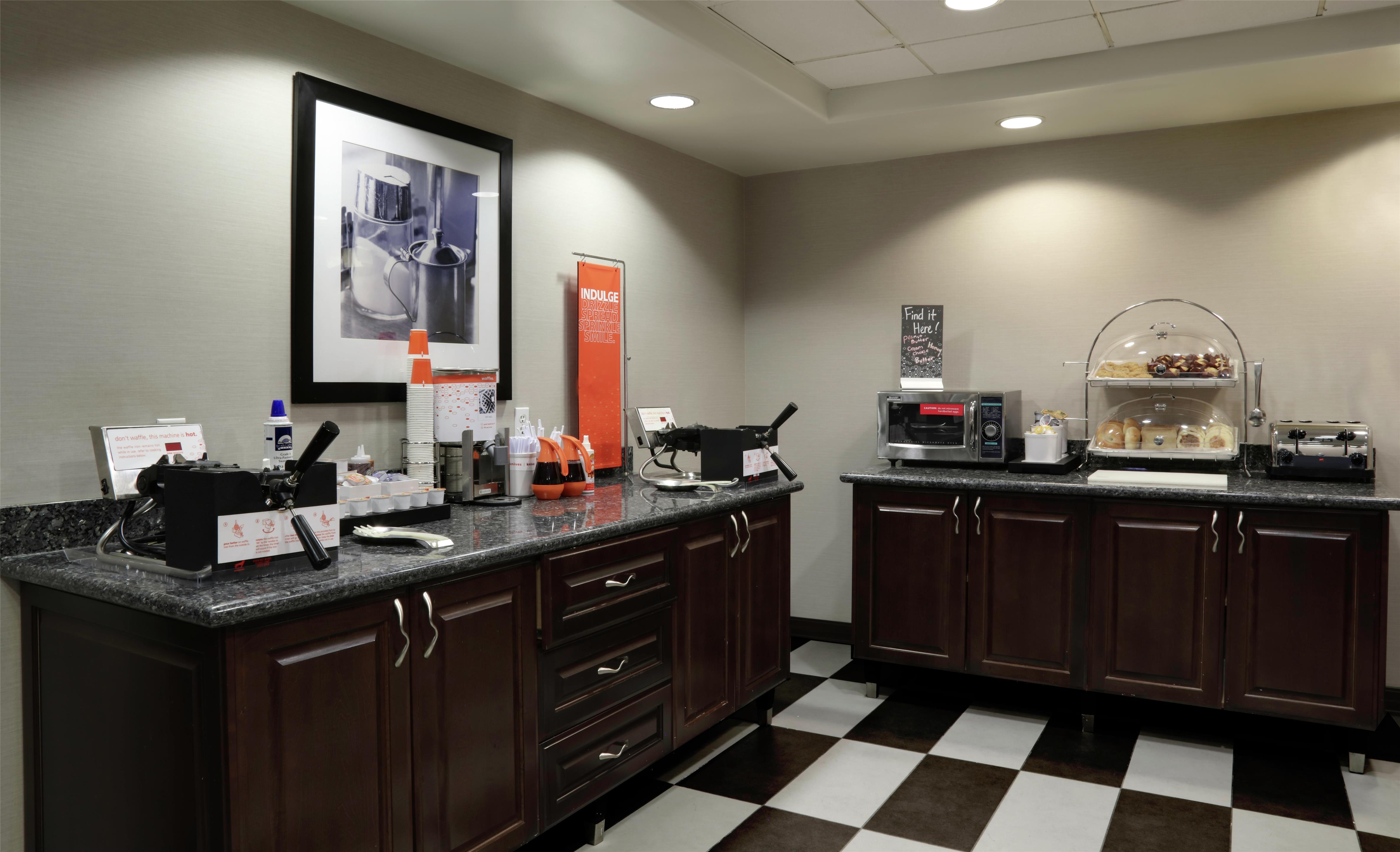 Restaurant | Hampton Inn & Suites Temecula