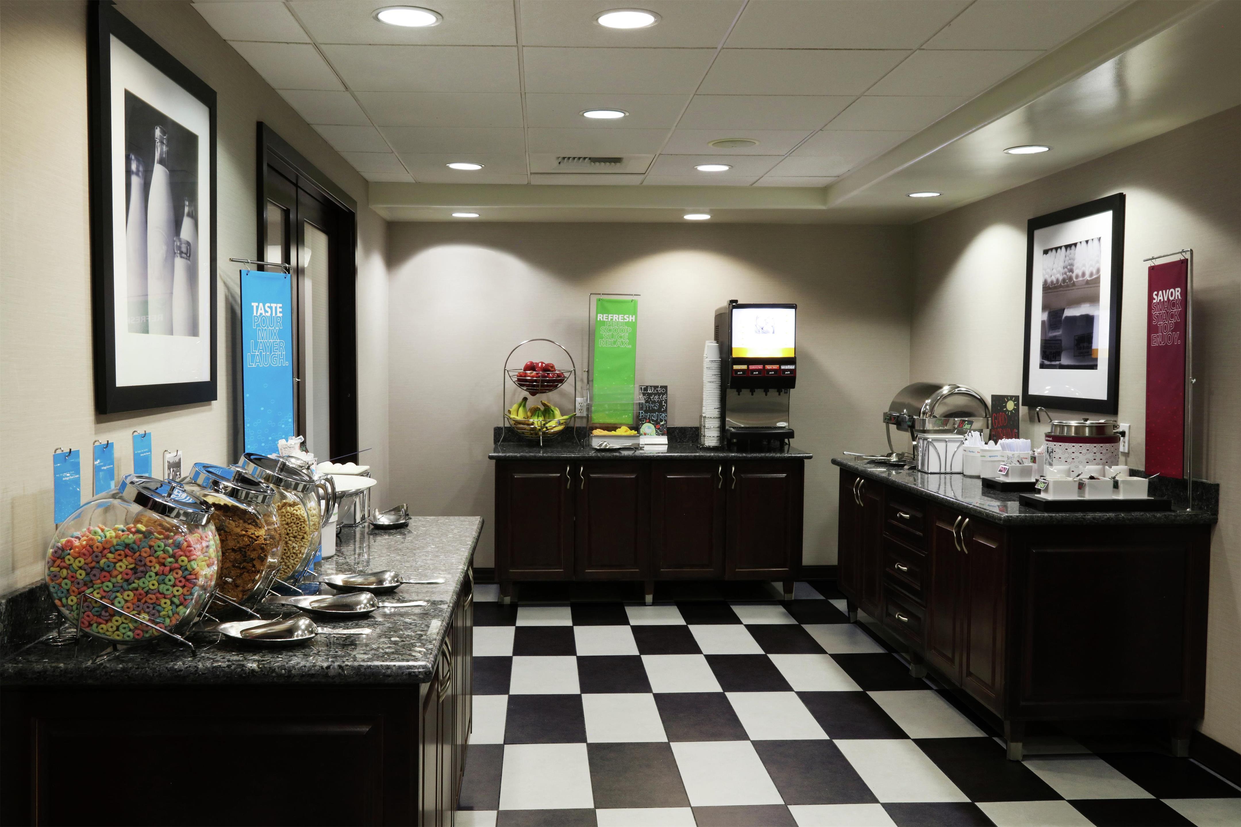 Restaurant | Hampton Inn & Suites Temecula