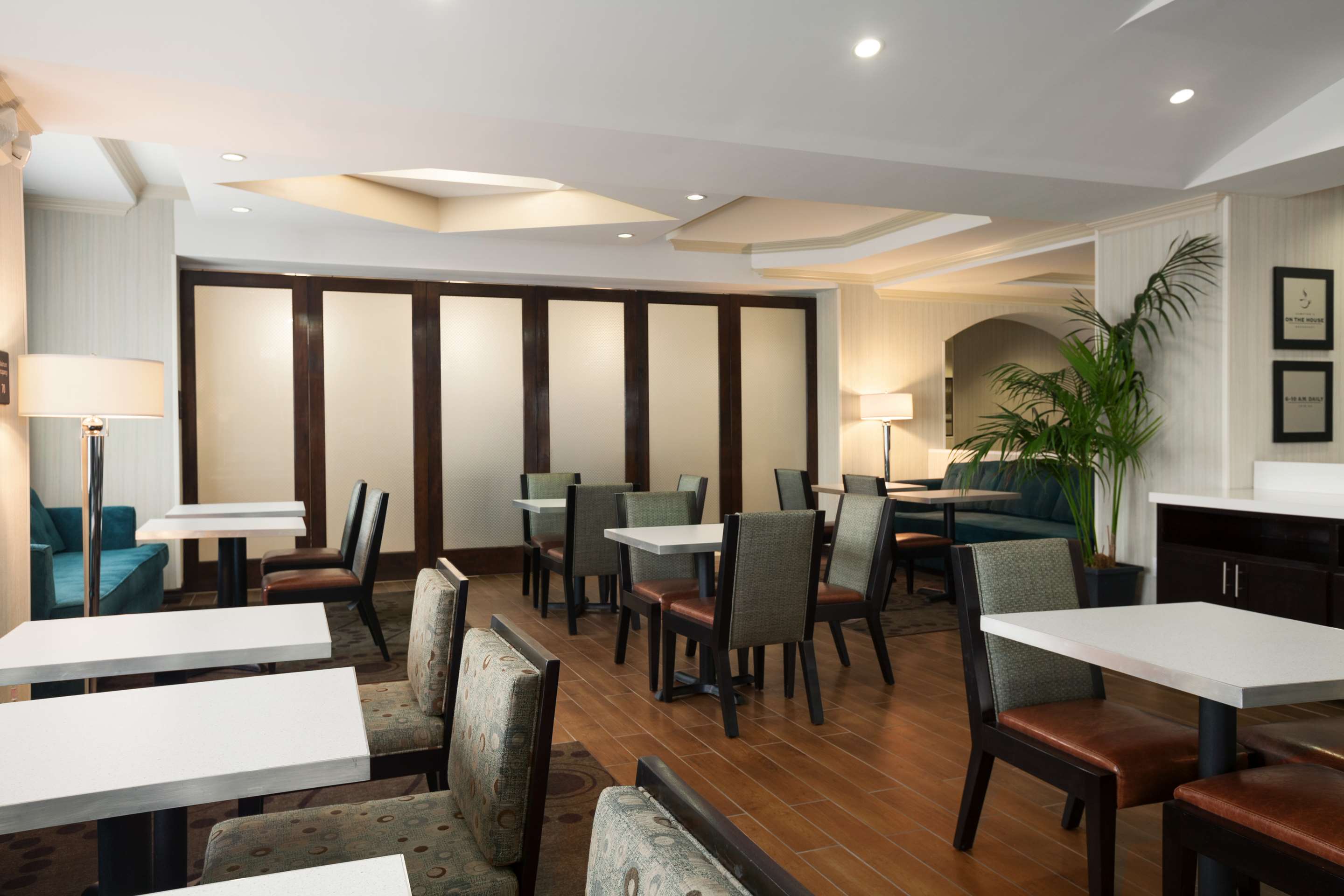 Lobby | Hampton Inn Los Angeles Int'l Airport/Hawthorne