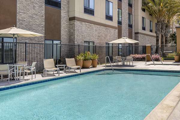 Pool - Hilton Garden Inn Redondo Beach - I-405, Exit 42B