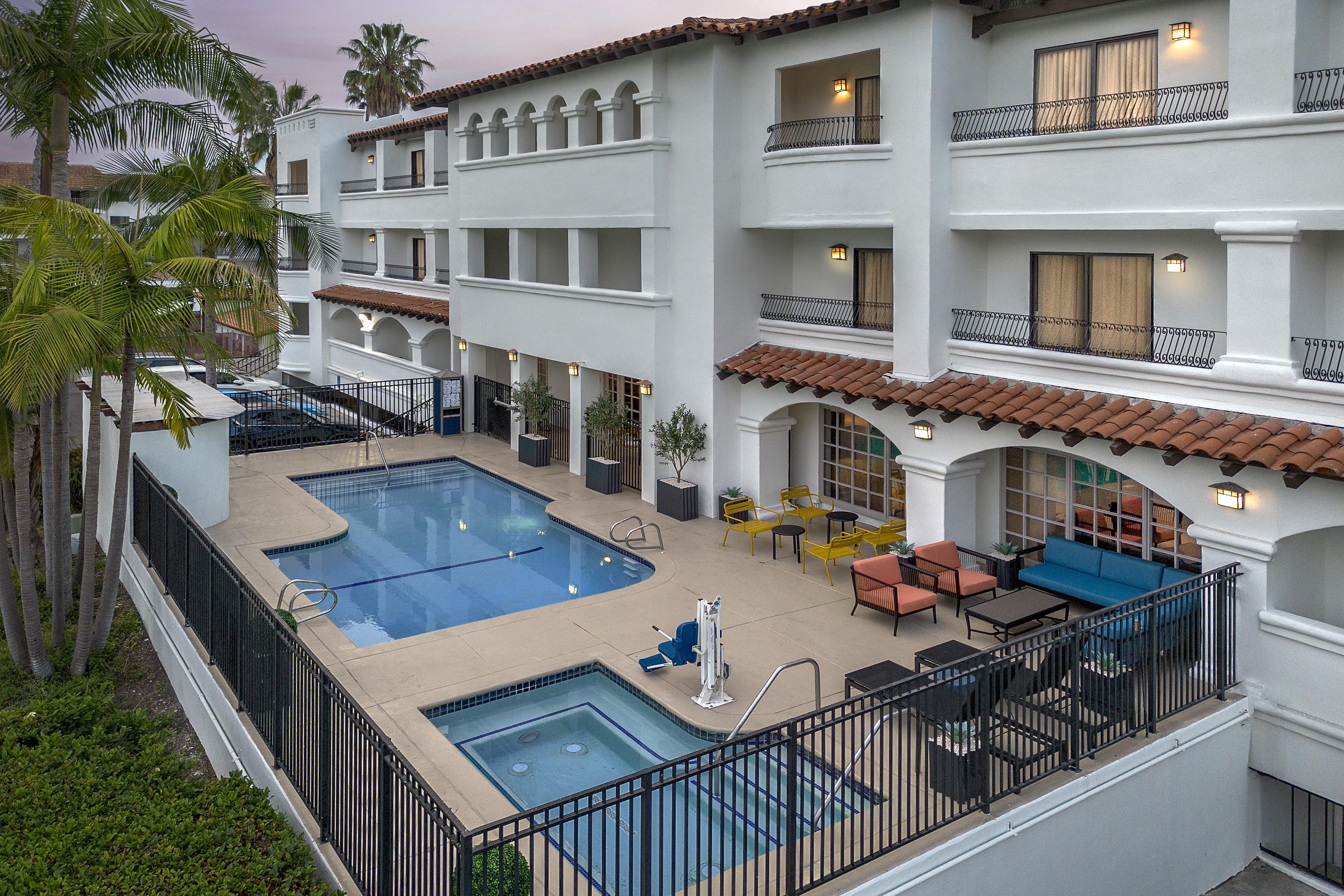 Pool | Hampton Inn & Suites San Clemente