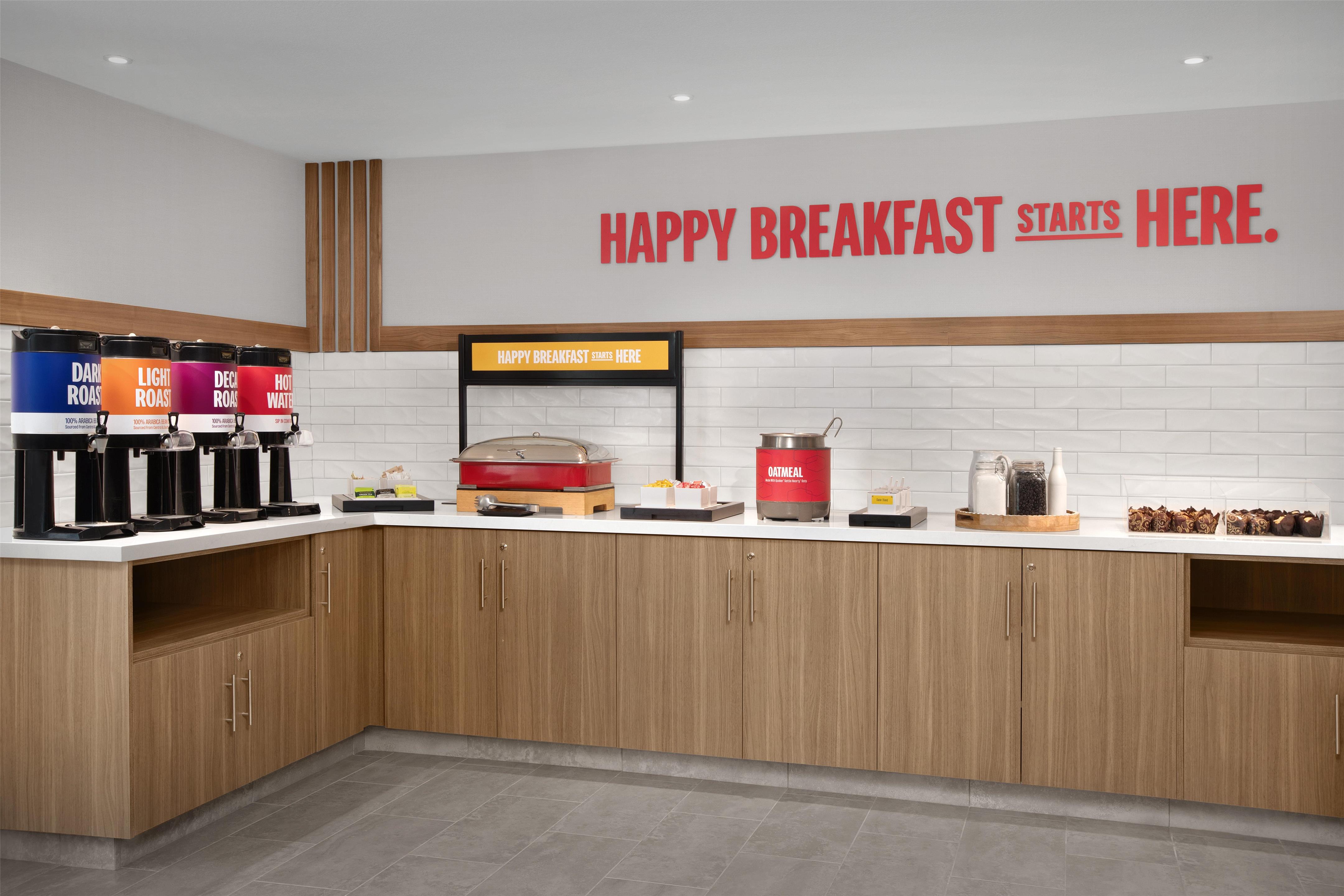 Breakfast Area | Hampton Inn & Suites San Clemente