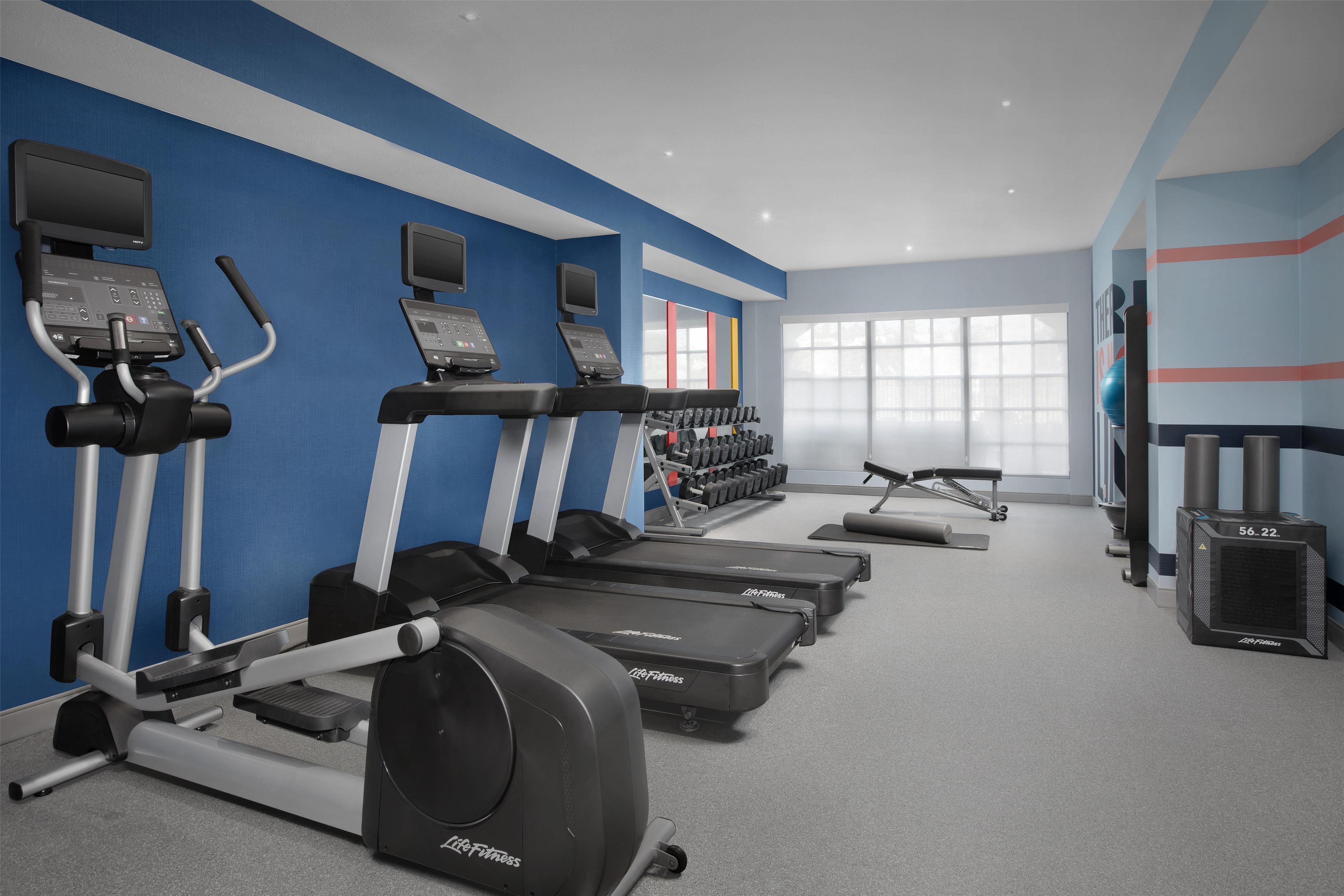 Health club fitness center gym | Hampton Inn & Suites San Clemente