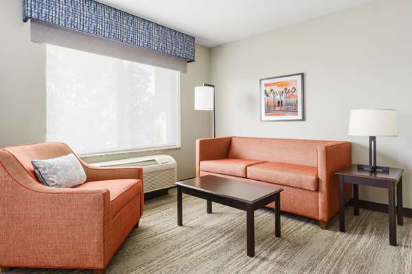  - Hampton Inn & Suites Thousand Oaks - US 101, Exit 46