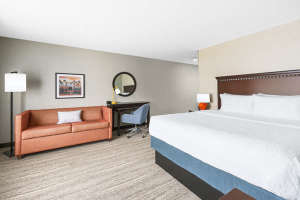  - Hampton Inn & Suites Thousand Oaks - US 101, Exit 46