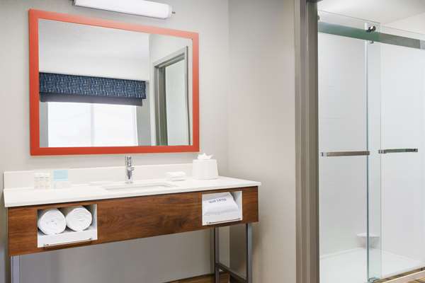  - Hampton Inn & Suites Thousand Oaks - US 101, Exit 46