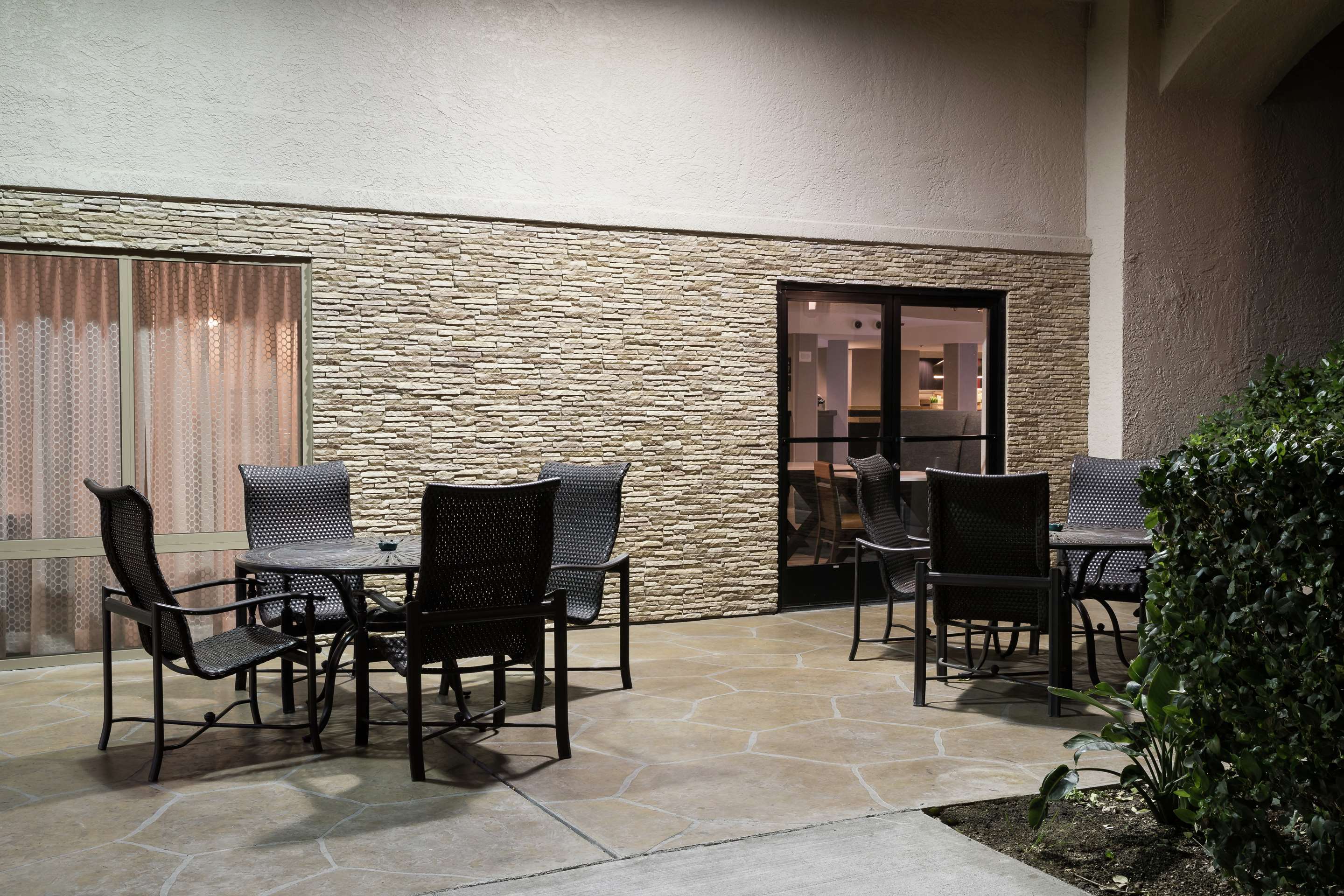 Exterior | Hampton Inn Los Angeles/Santa Clarita