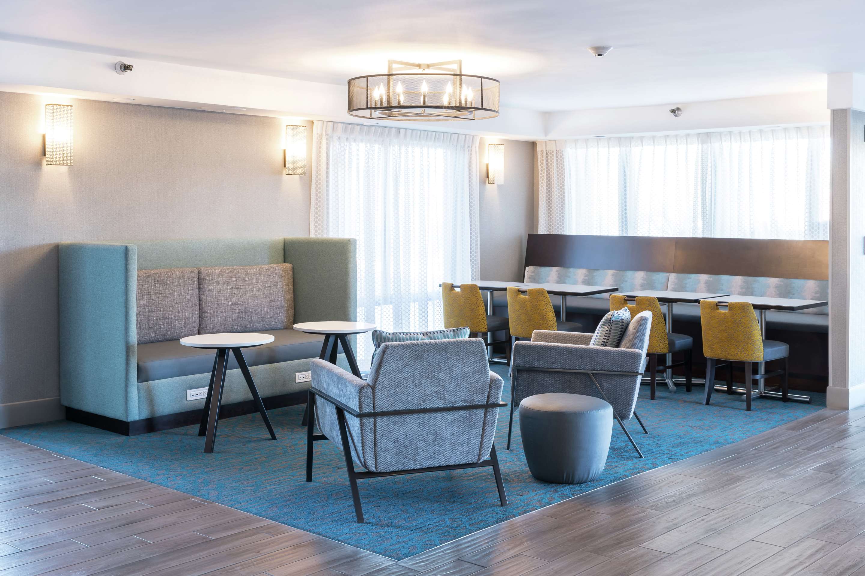 Lobby | Hampton Inn Los Angeles/Santa Clarita