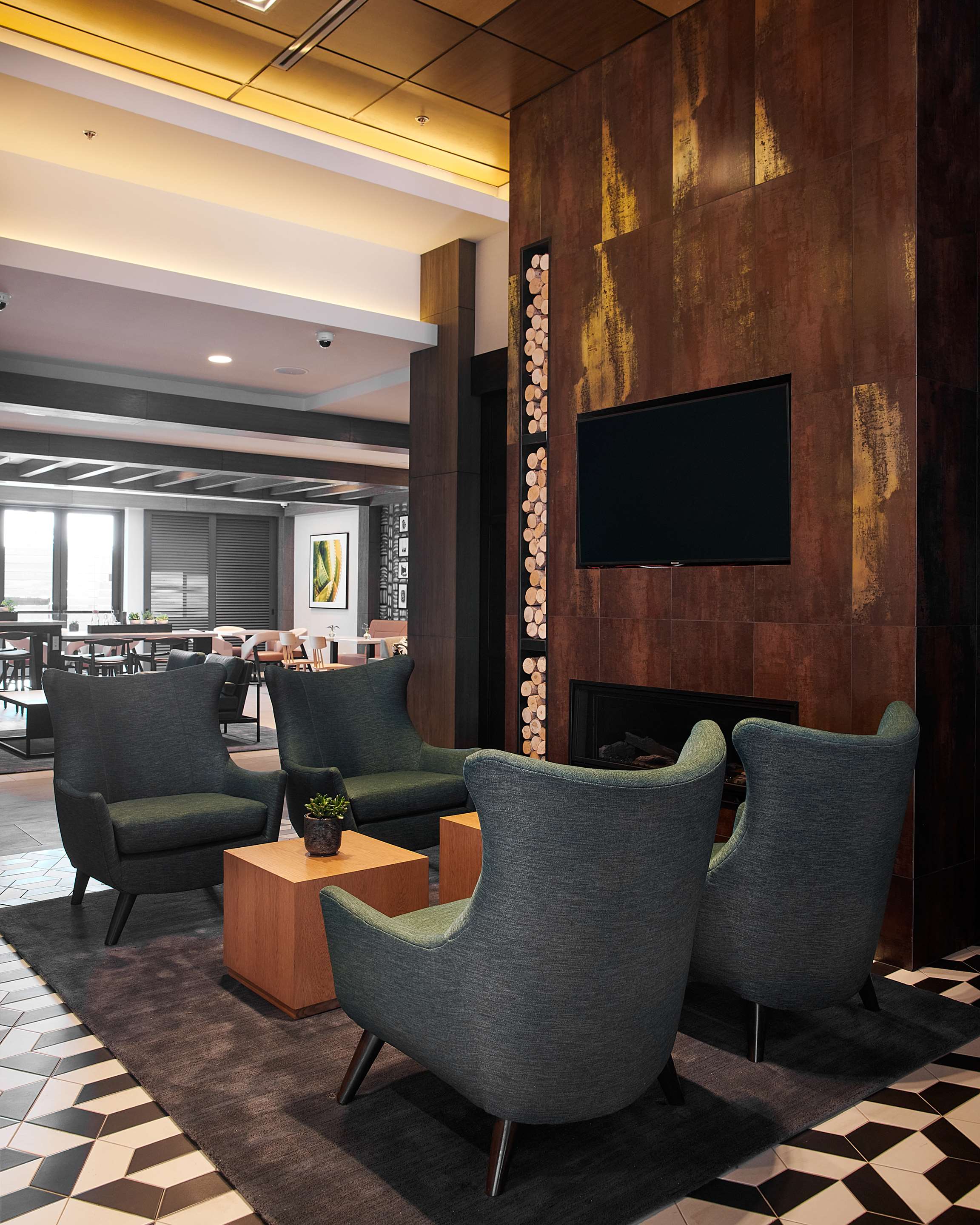 Lobby | Hampton Inn & Suites Los Angeles/Sherman Oaks