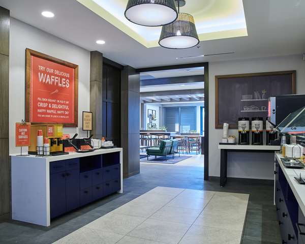 Amenities - Hampton Inn & Suites Sherman Oaks - I-405, Exit 64