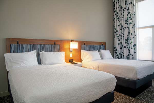  - Hampton Inn & Suites Sherman Oaks - I-405, Exit 64