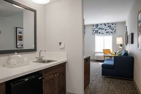  - Hampton Inn & Suites Sherman Oaks - I-405, Exit 64