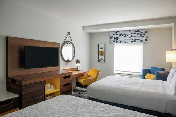  - Hampton Inn & Suites Sherman Oaks - I-405, Exit 64