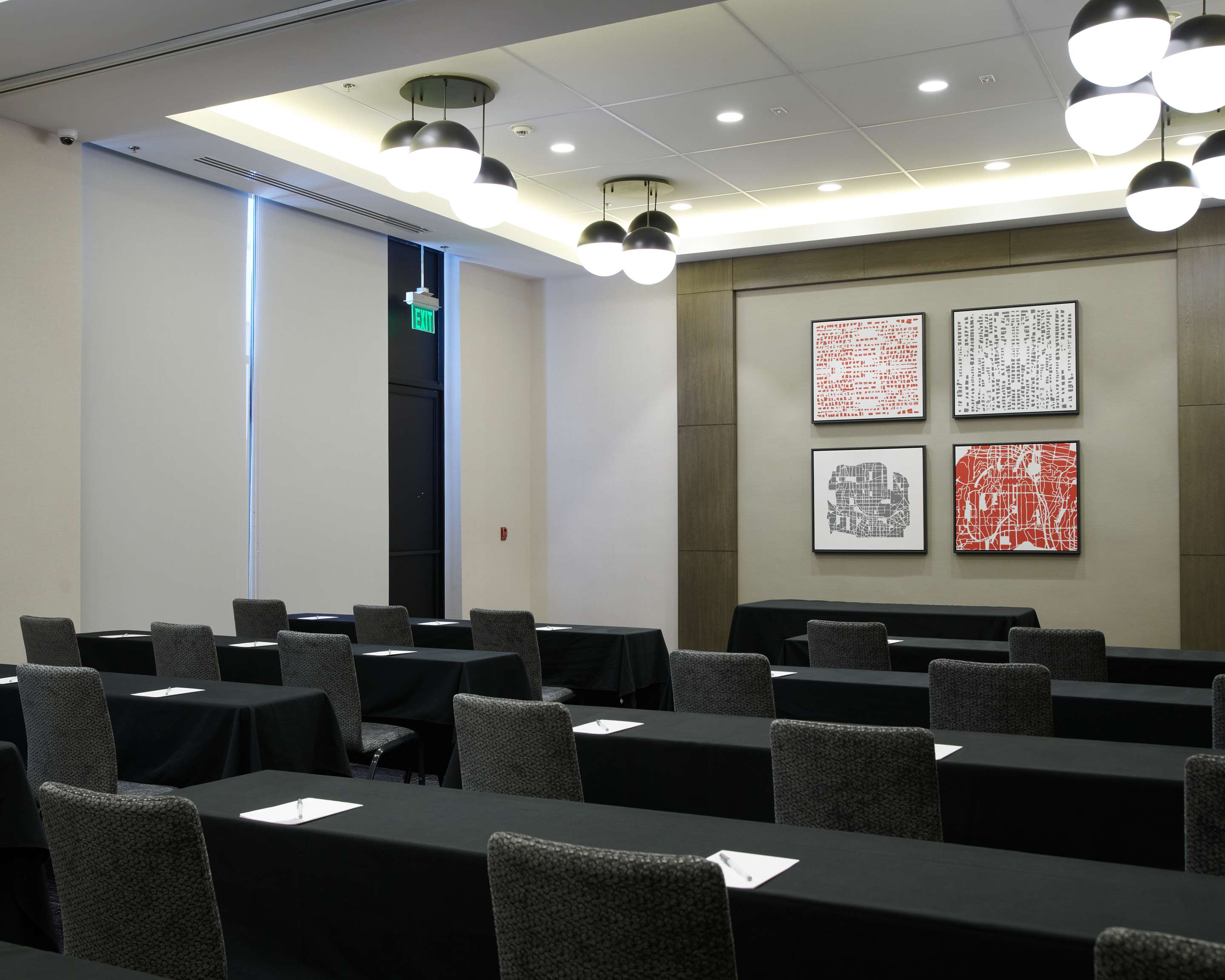 Meeting Room | Hampton Inn & Suites Los Angeles/Sherman Oaks
