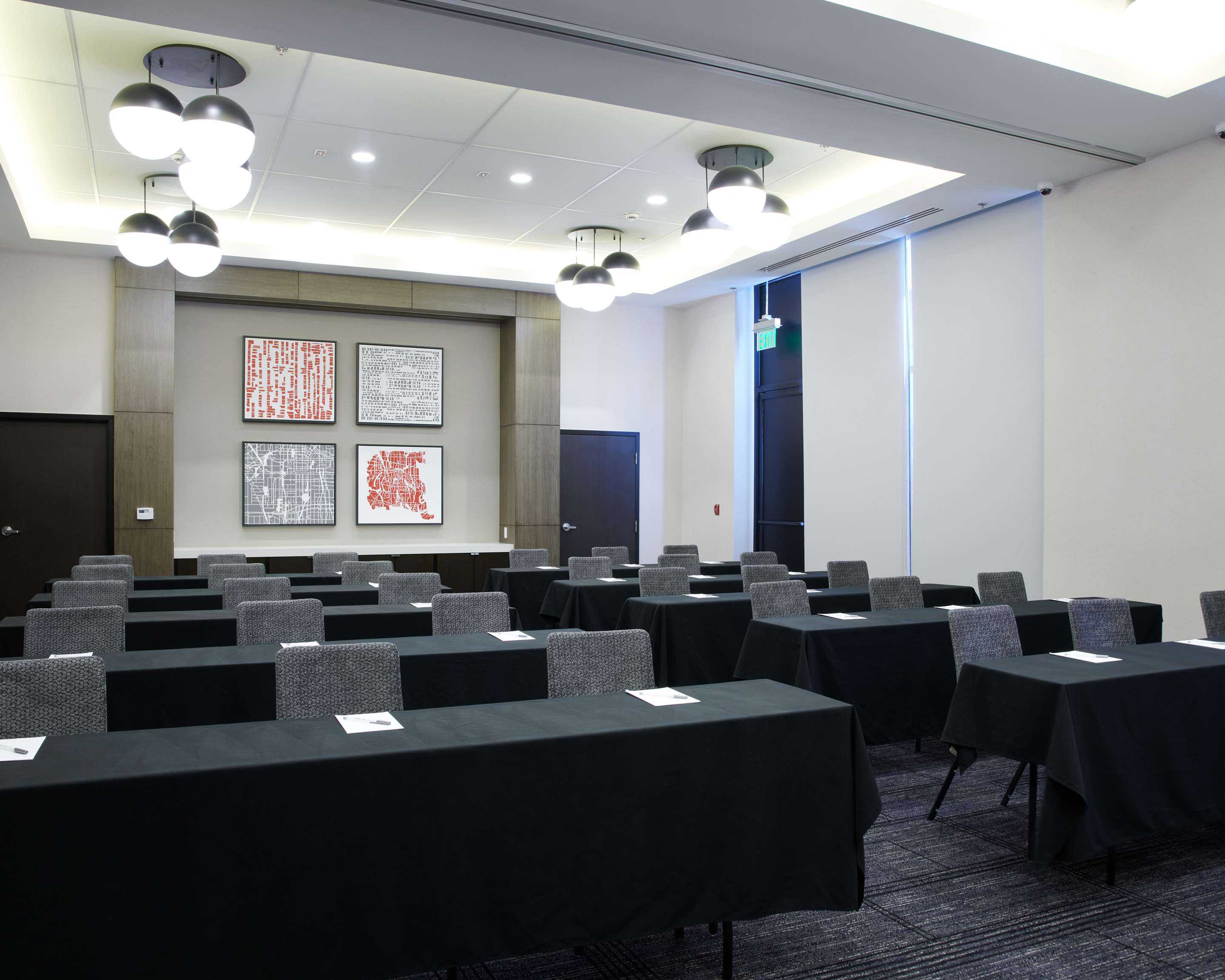 Meeting Room | Hampton Inn & Suites Los Angeles/Sherman Oaks