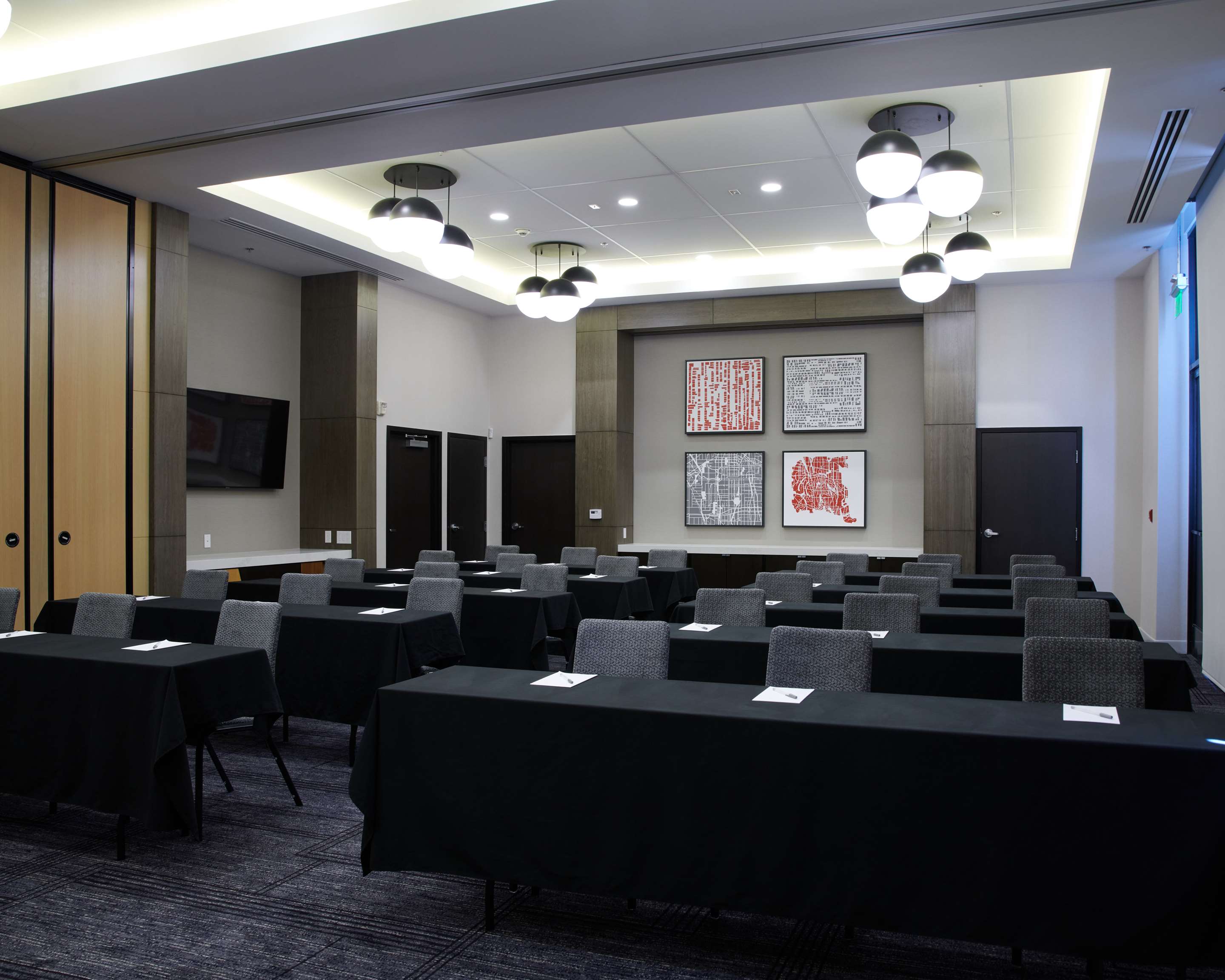 Meeting Room | Hampton Inn & Suites Los Angeles/Sherman Oaks
