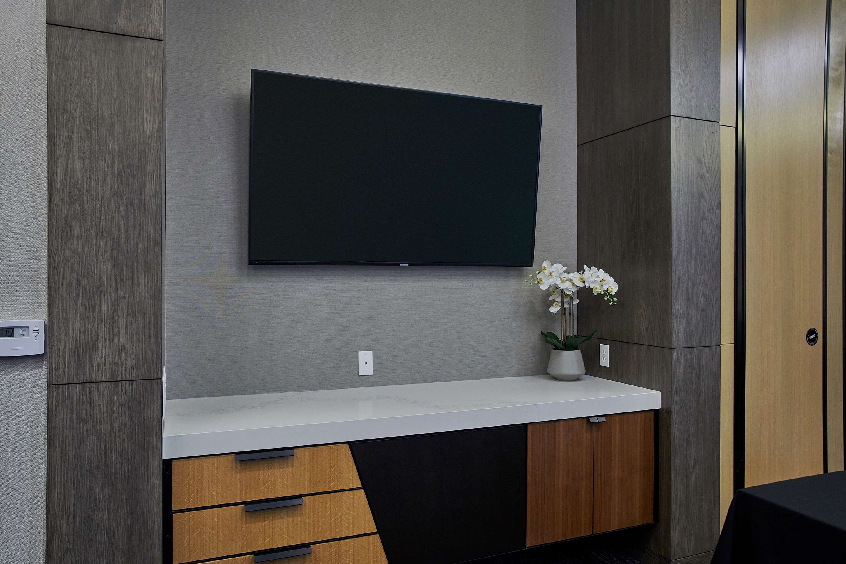 Meeting Room | Hampton Inn & Suites Los Angeles/Sherman Oaks