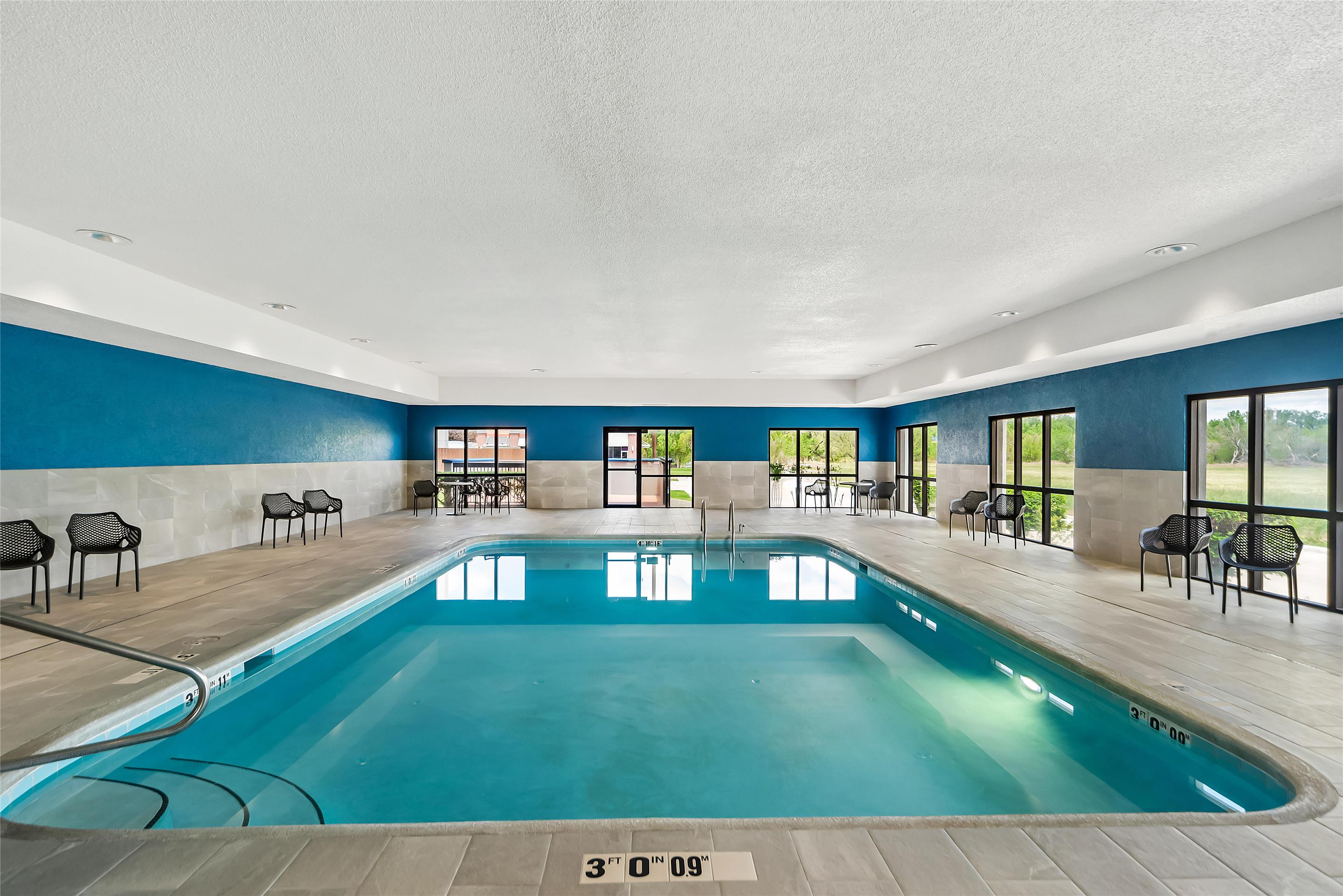 Pool | Hampton Inn North Platte