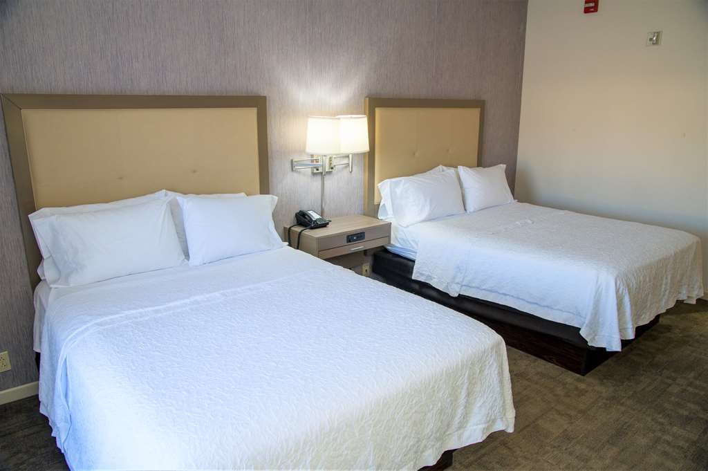 Hampton Inn Lewisburg Room Type - 2QN MOB HEARING ACC TUB NS