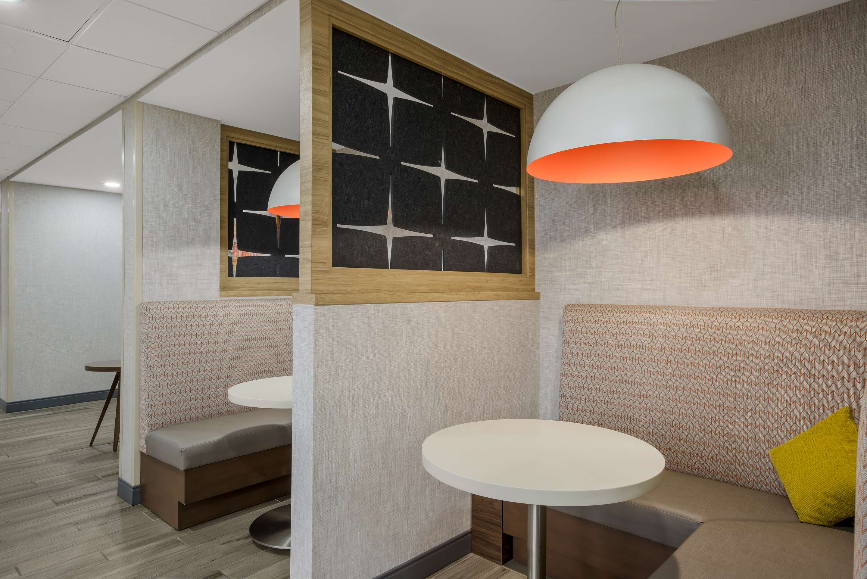 Breakfast Area | Hampton Inn Linden