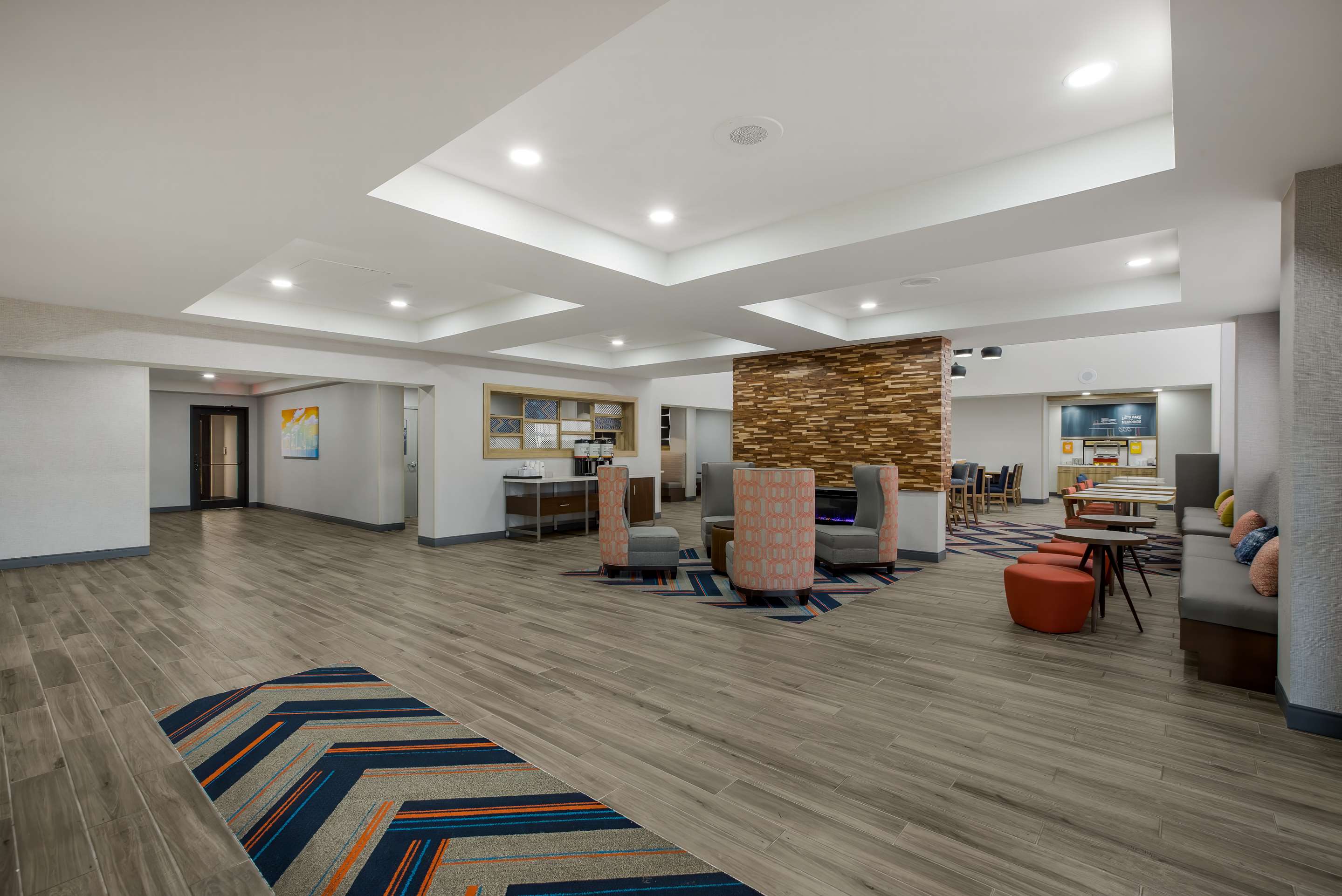 Lobby | Hampton Inn Linden