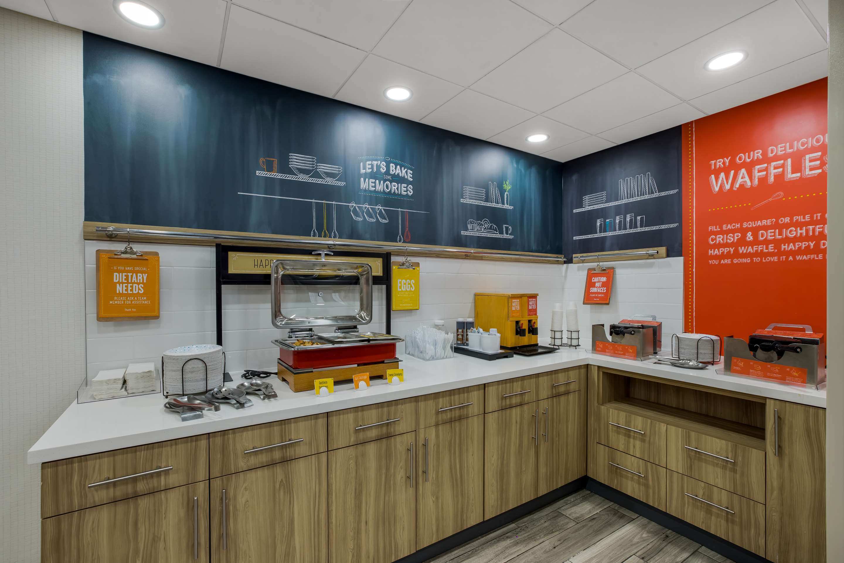 Breakfast Area | Hampton Inn Linden