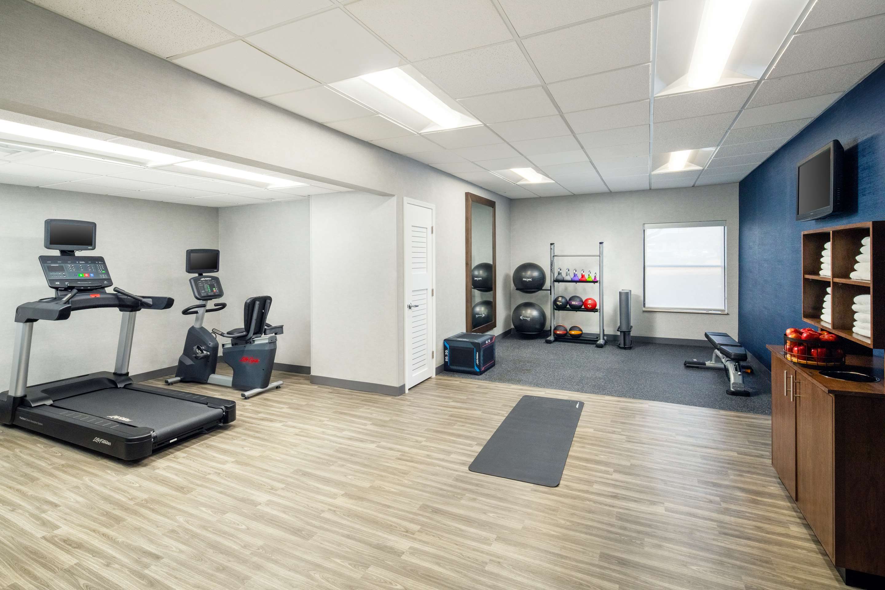 Health club fitness center gym | Hampton Inn Lexington South-Keeneland/Airport