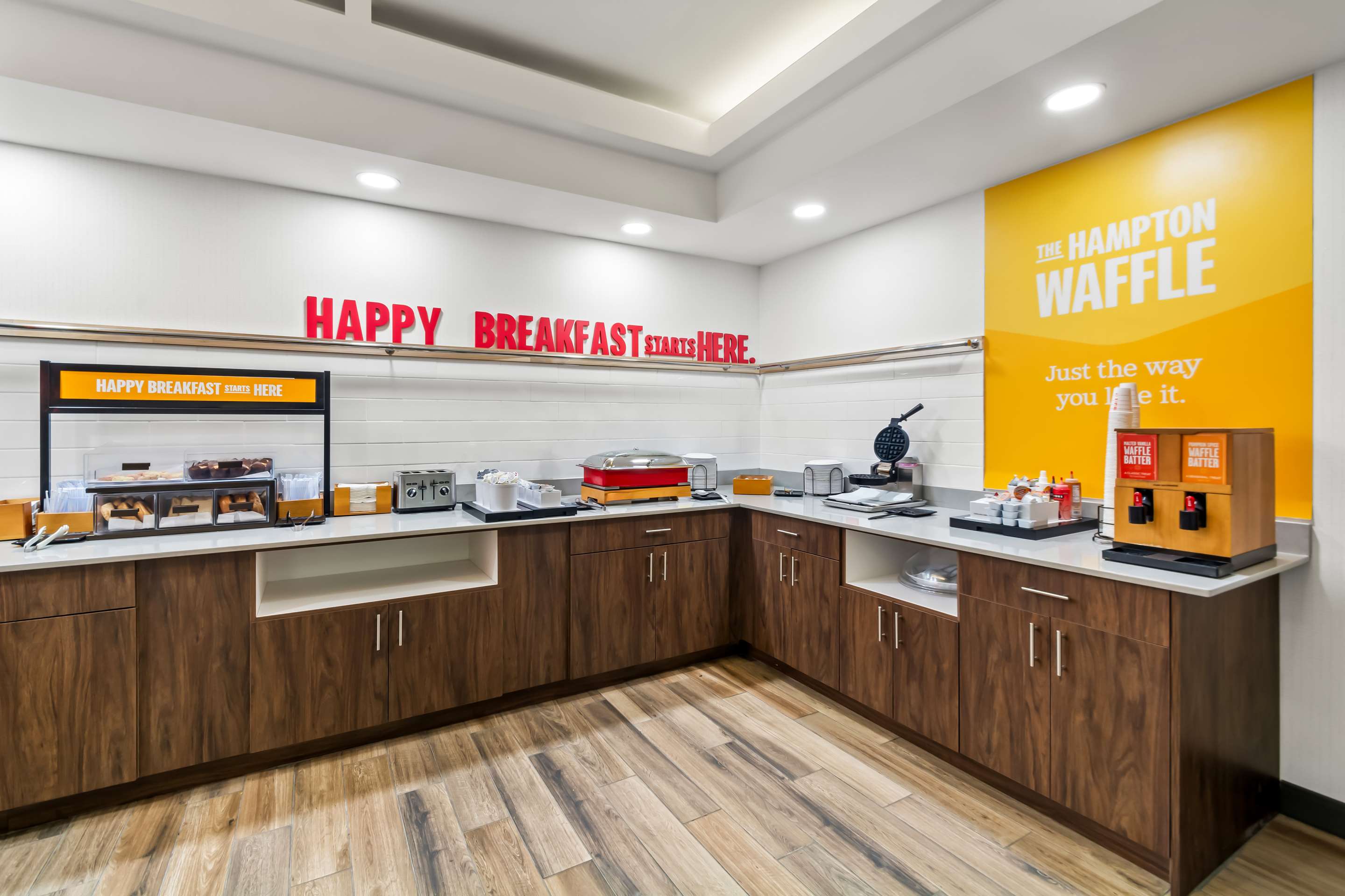 Breakfast Area | Hampton Inn Lexington/Georgetown