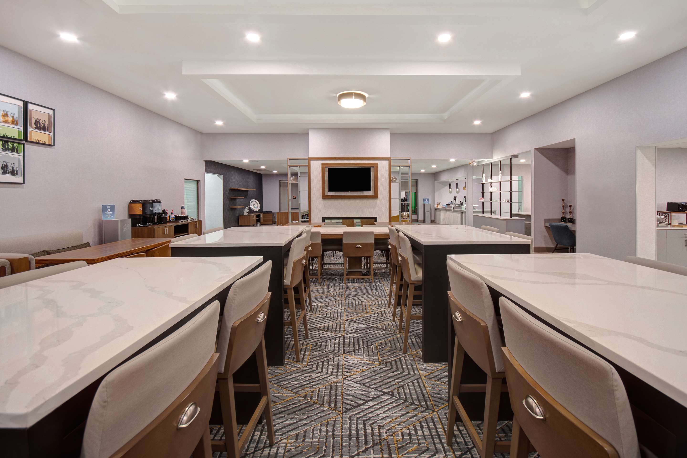 Breakfast Area | Homewood Suites Lexington-Hamburg