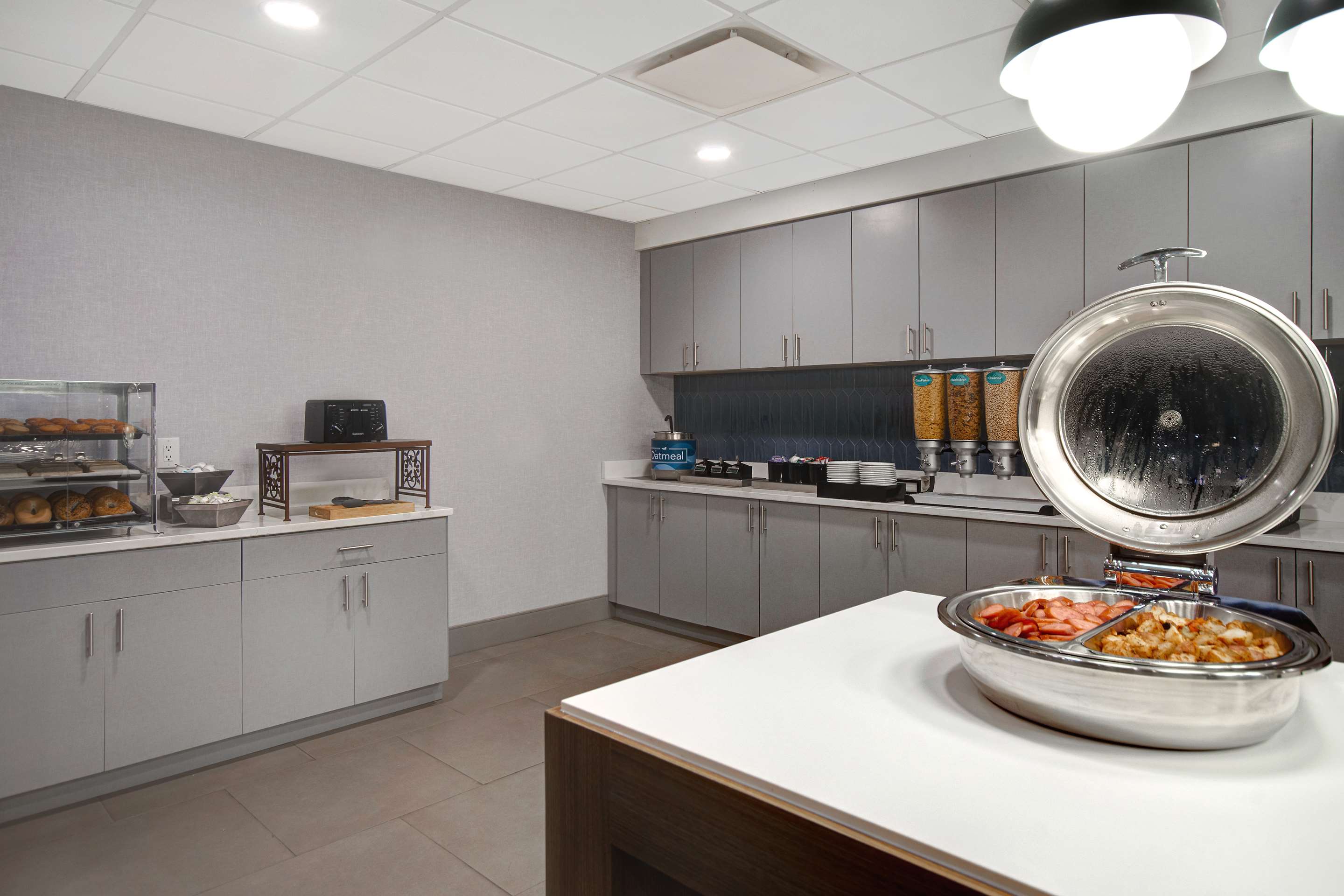 Breakfast Area | Homewood Suites Lexington-Hamburg