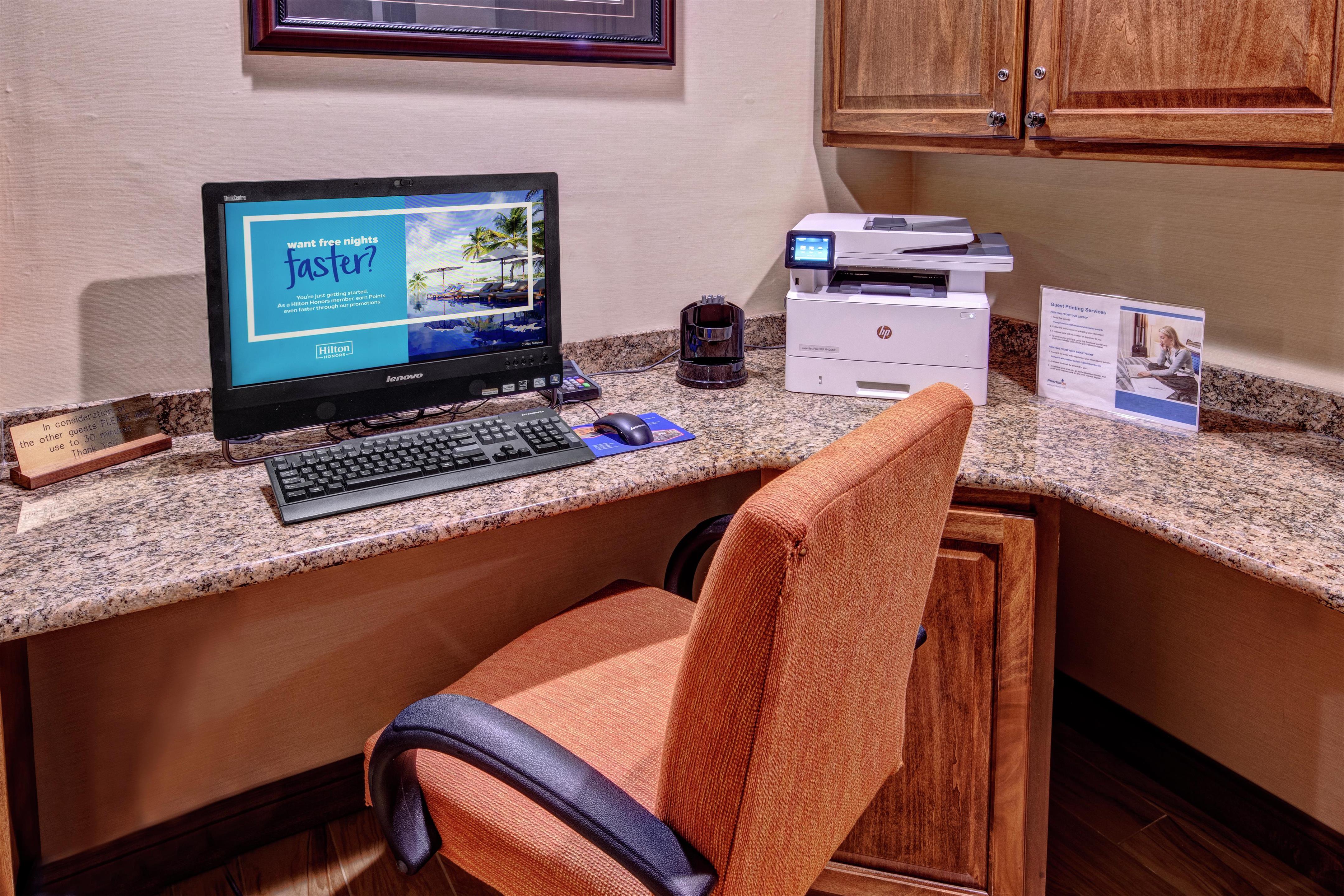 Business Center | Hampton Inn Winchester