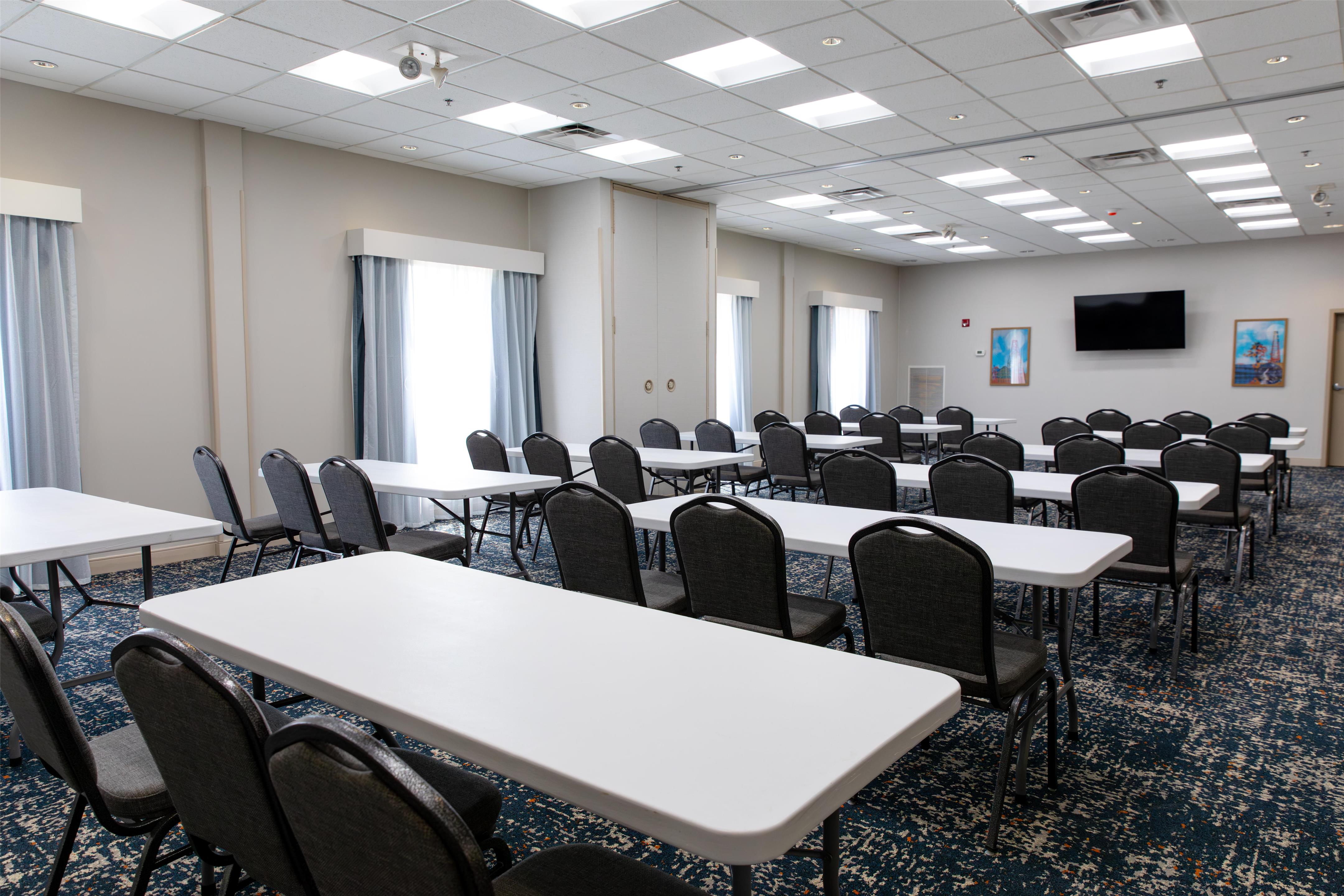 Meeting Room | Hampton Inn & Suites Jennings