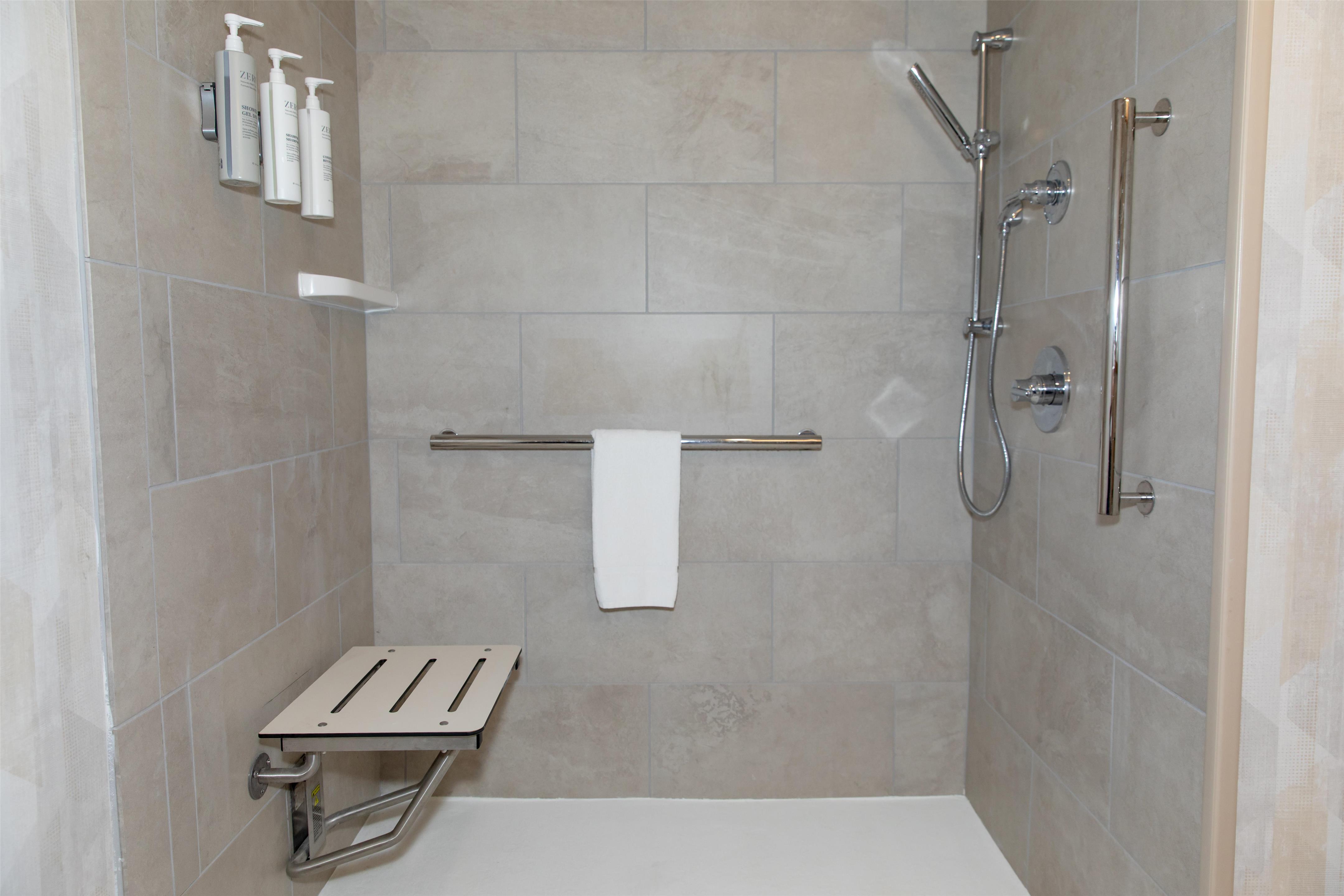 Guest room bath