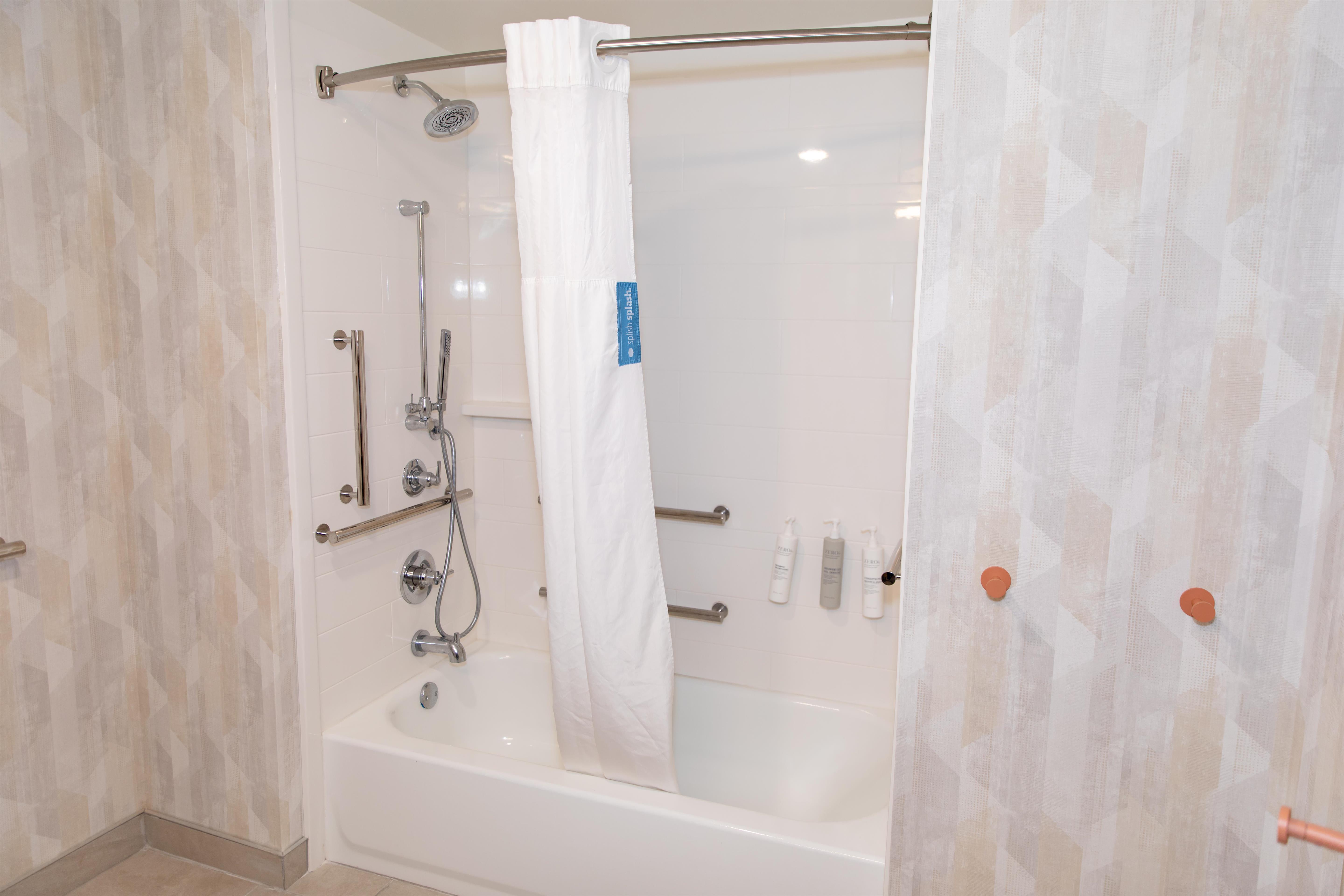 Hampton Suites Jennings Room Type - 2QN MOB HEARING ACC TUB NS