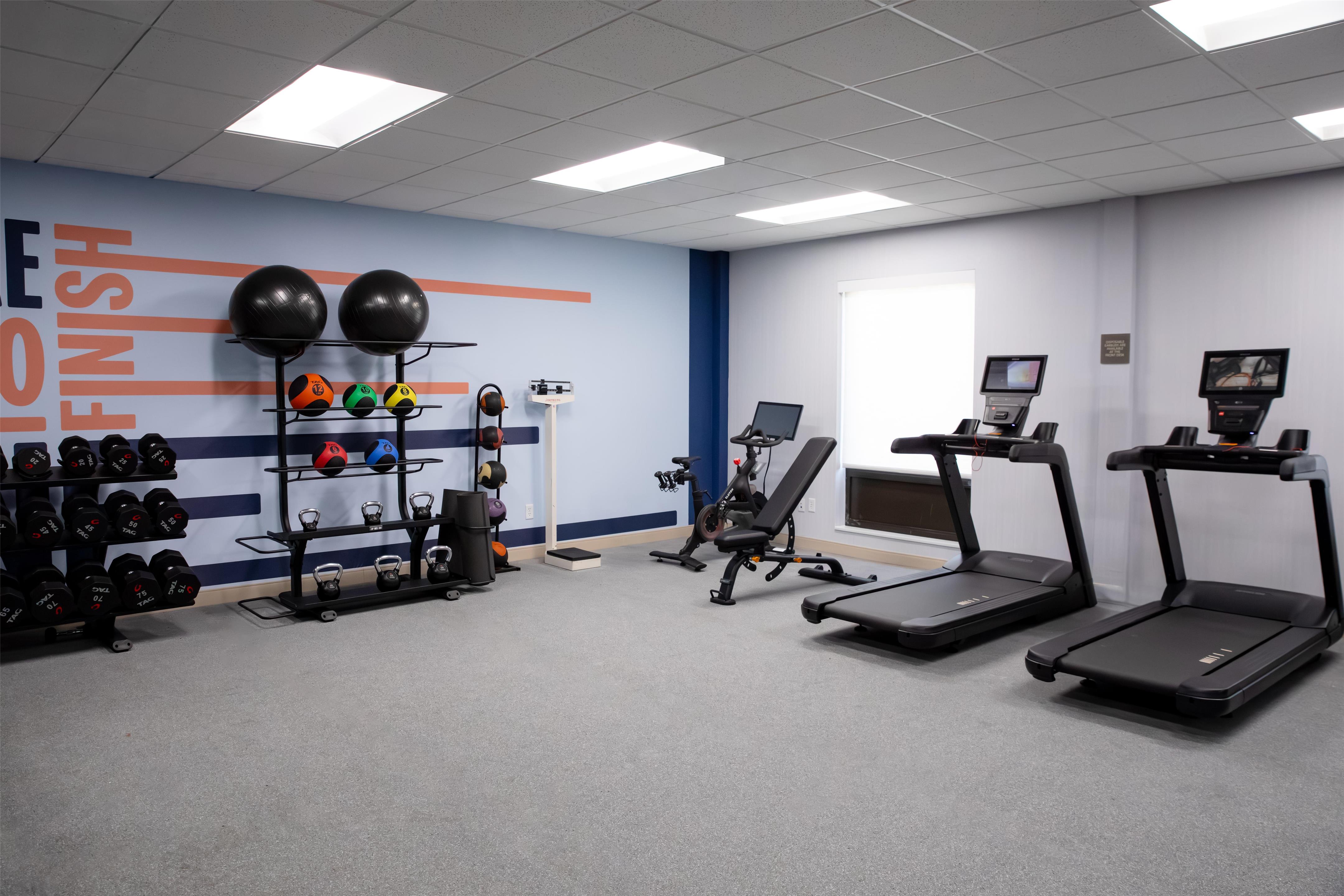 Health club fitness center gym | Hampton Inn & Suites Jennings