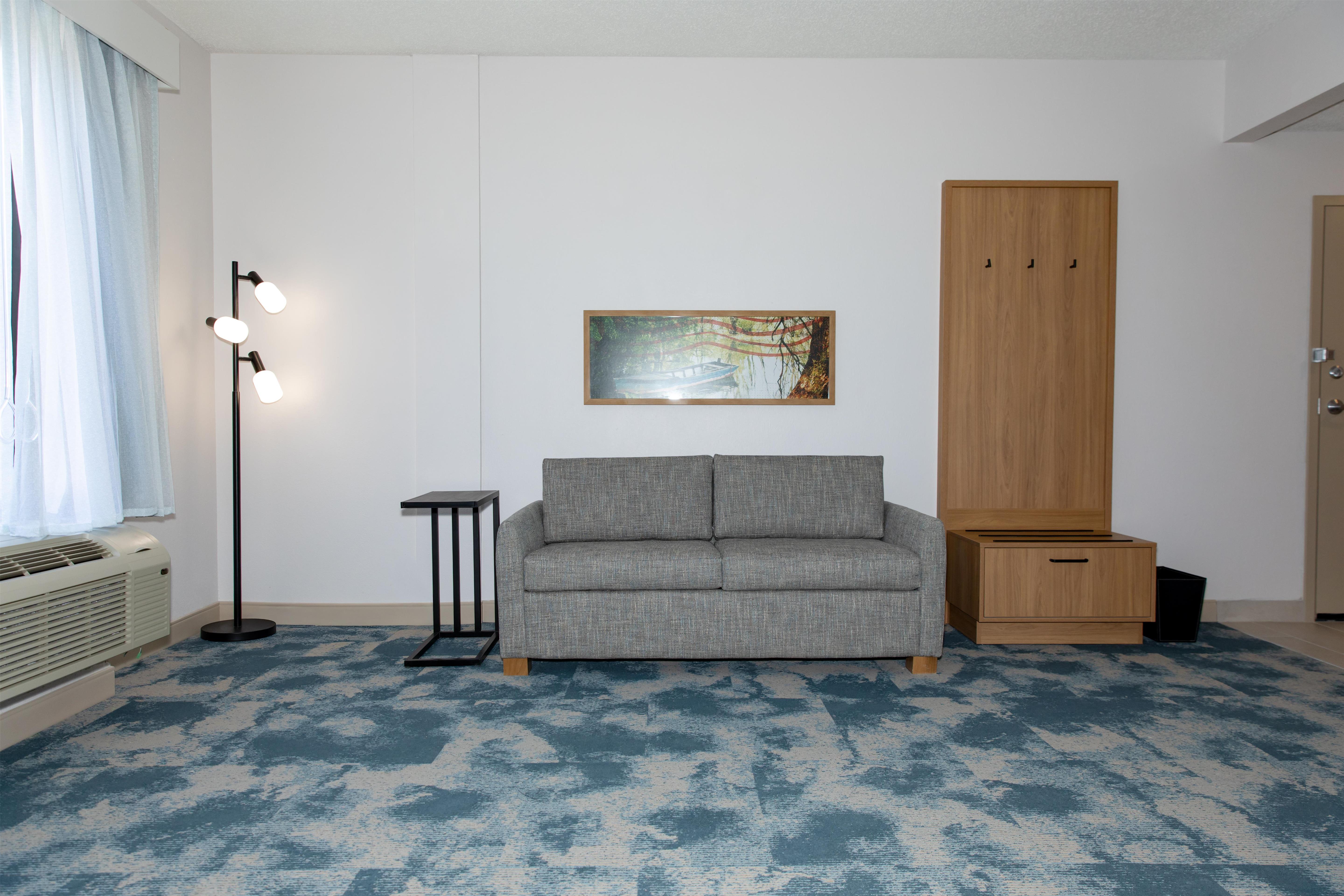 Hampton Suites Jennings Room Type - 1KG MOB HR ACC TUB STUD NS