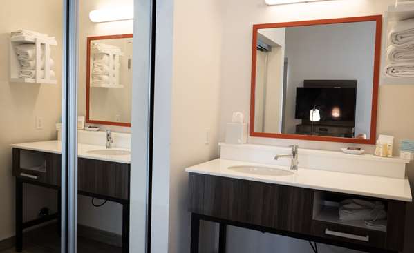  - Hampton Inn & Suites Seal Beach