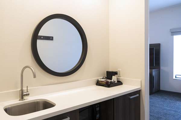  - Hampton Inn & Suites Seal Beach
