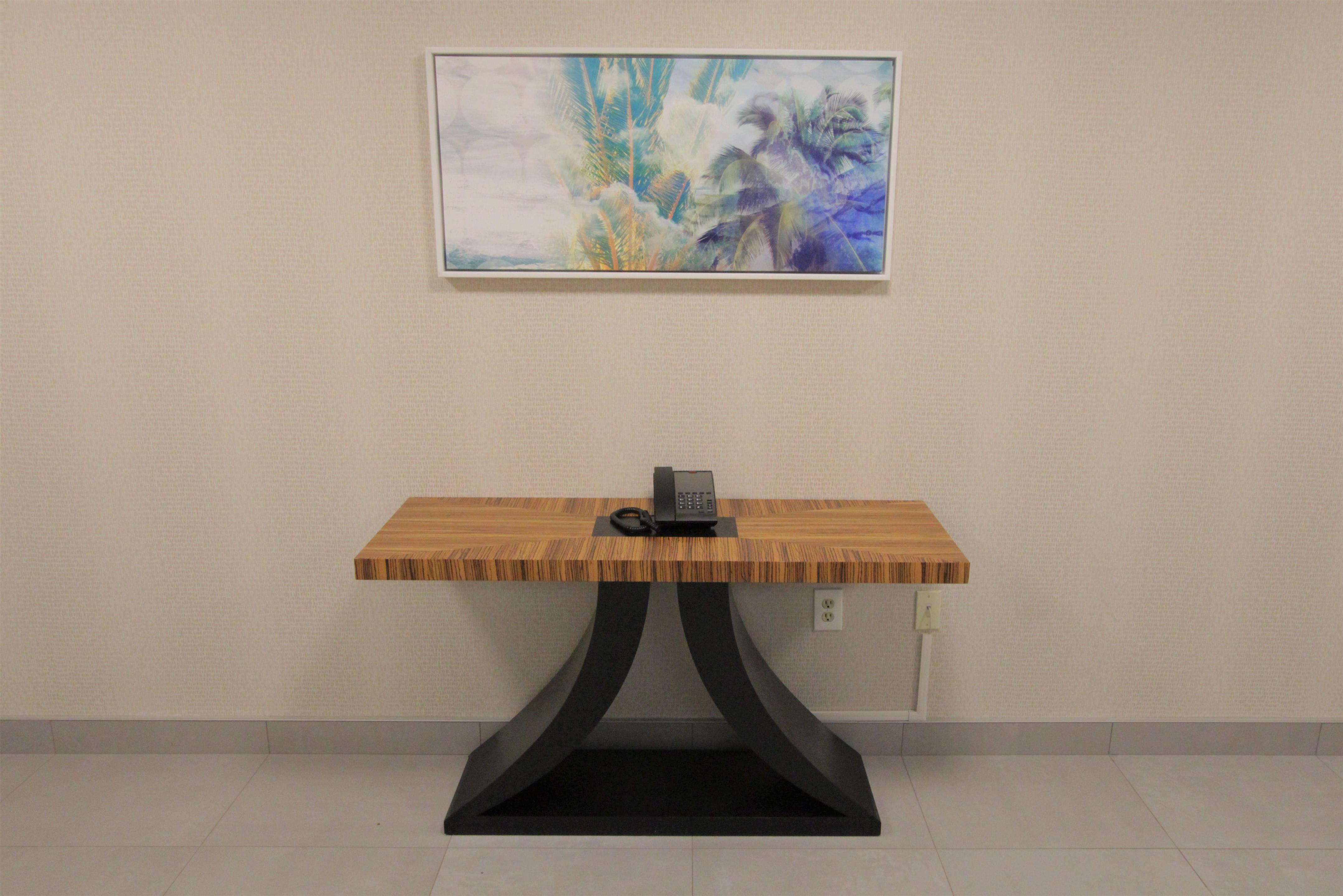 Lobby | Hampton Inn & Suites Seal Beach