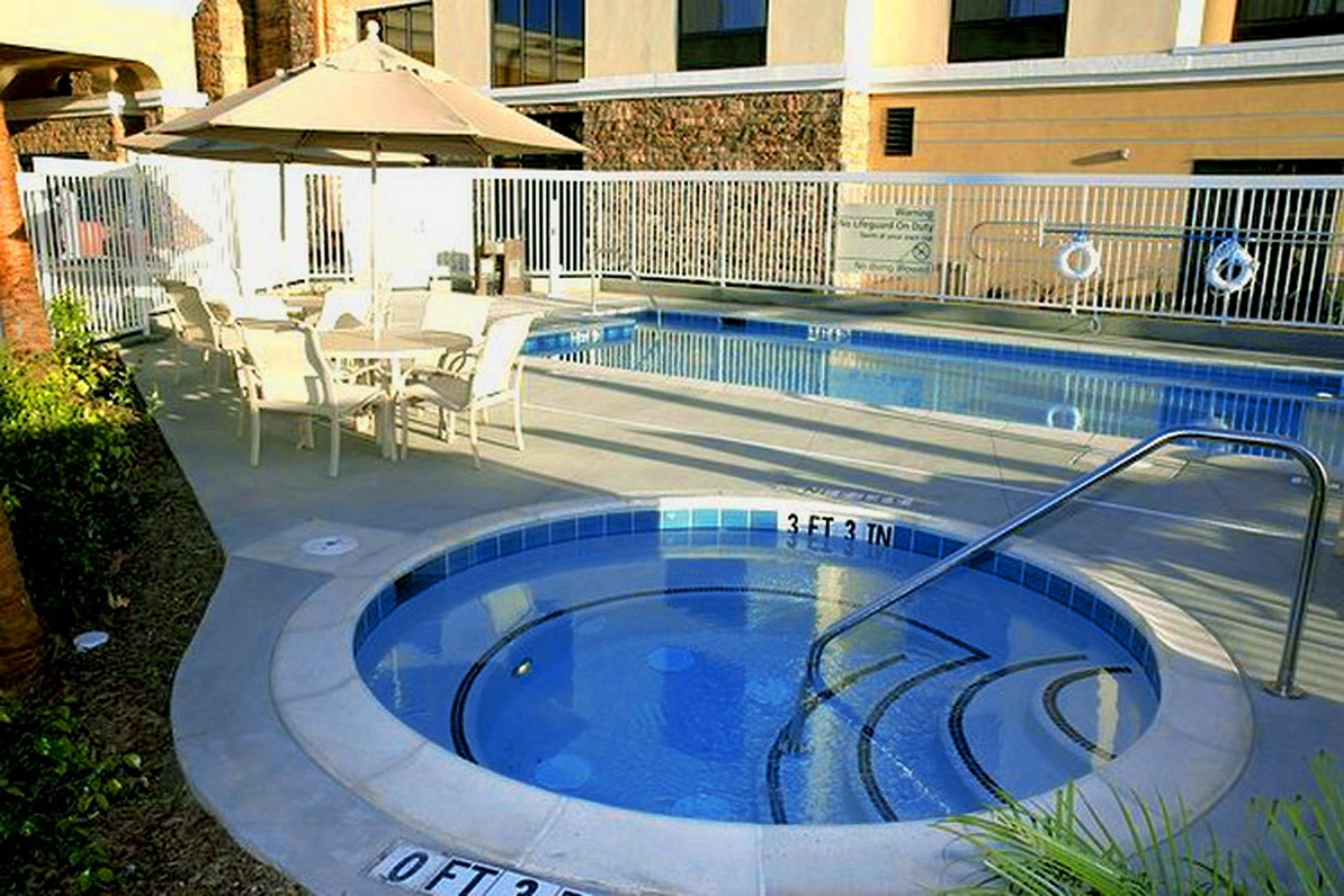 Pool | Hampton Inn & Suites Seal Beach