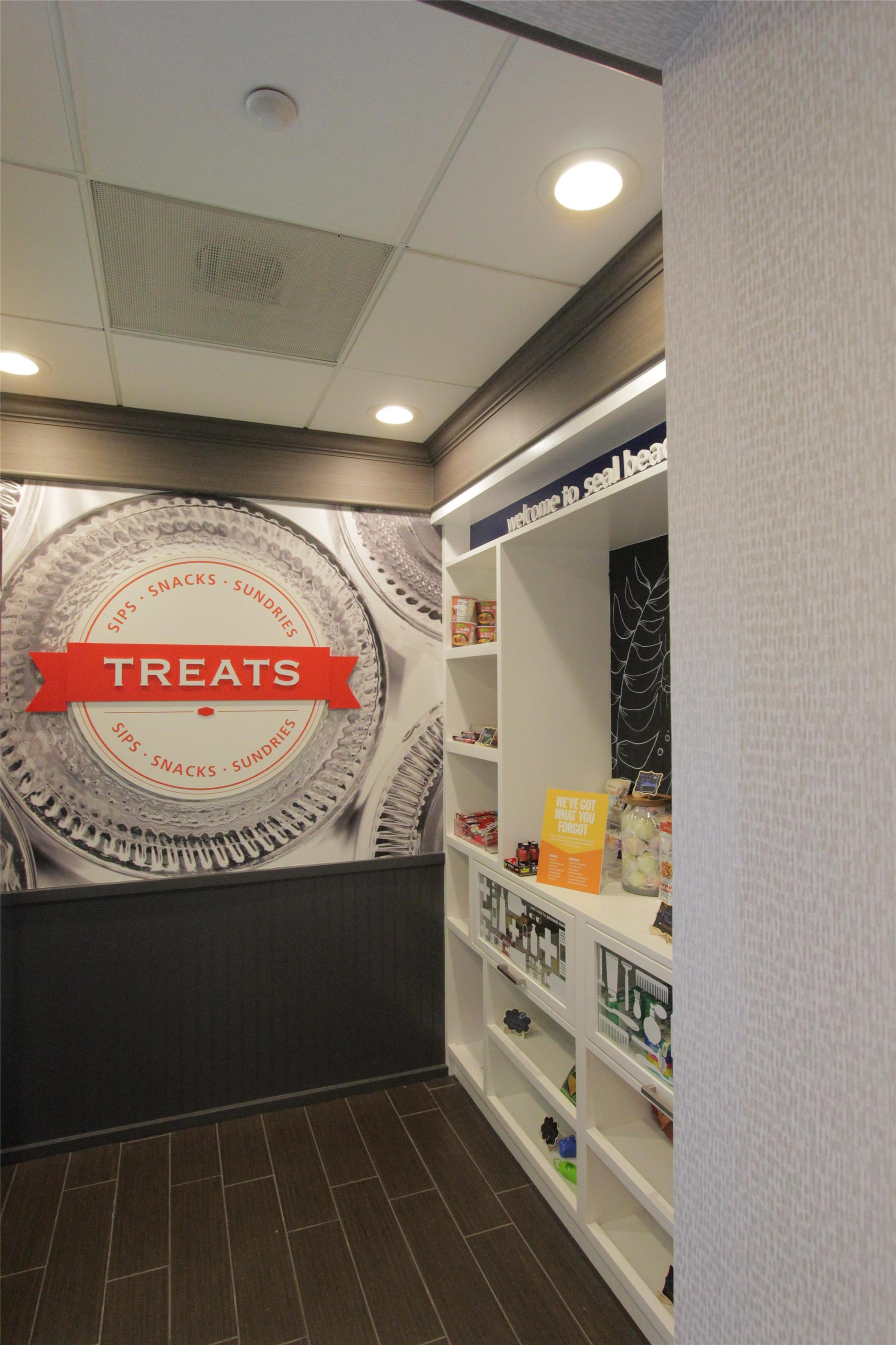 Restaurant | Hampton Inn & Suites Seal Beach