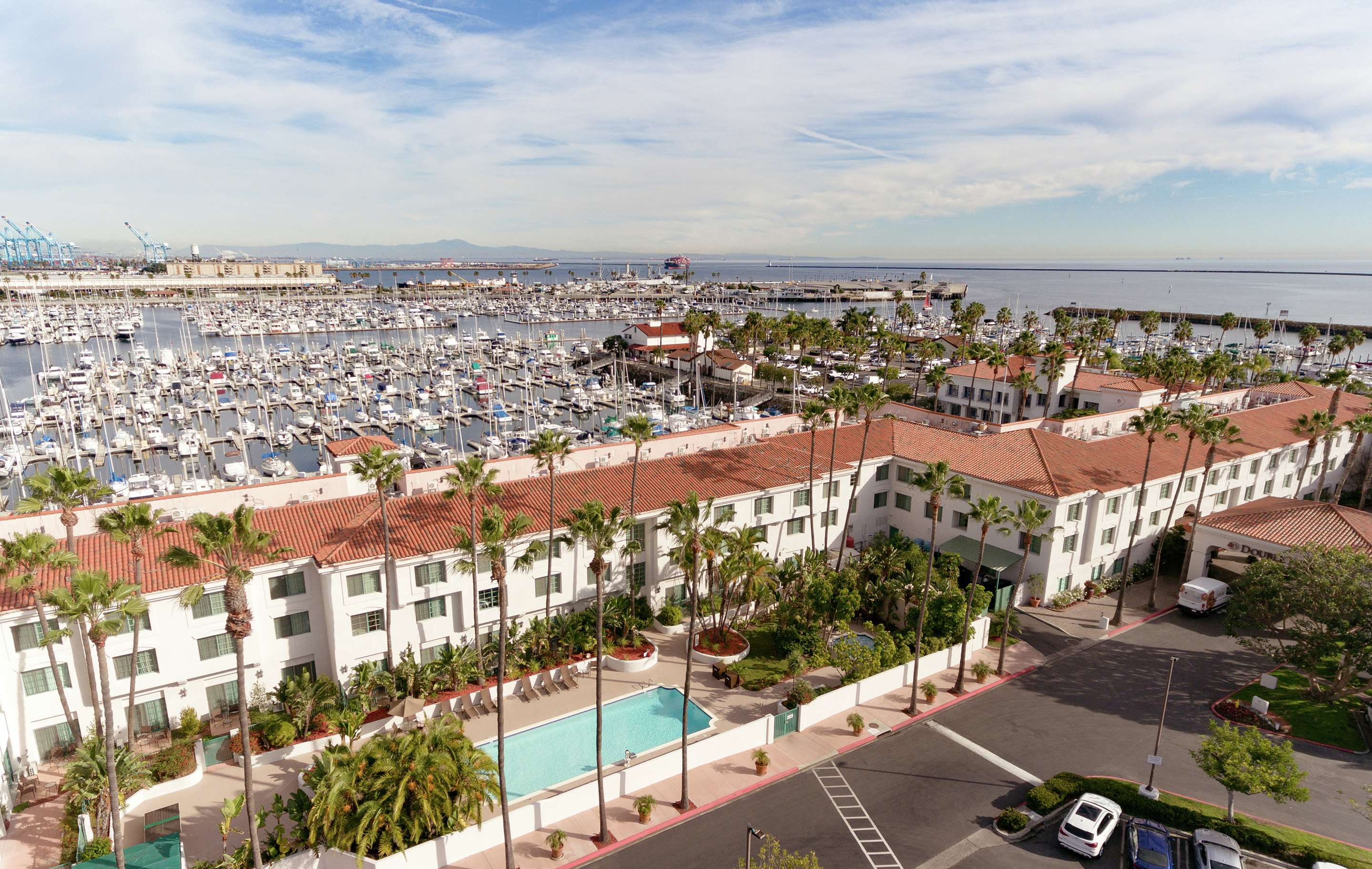 Pool | DoubleTree by Hilton San Pedro - Port of Los Angeles