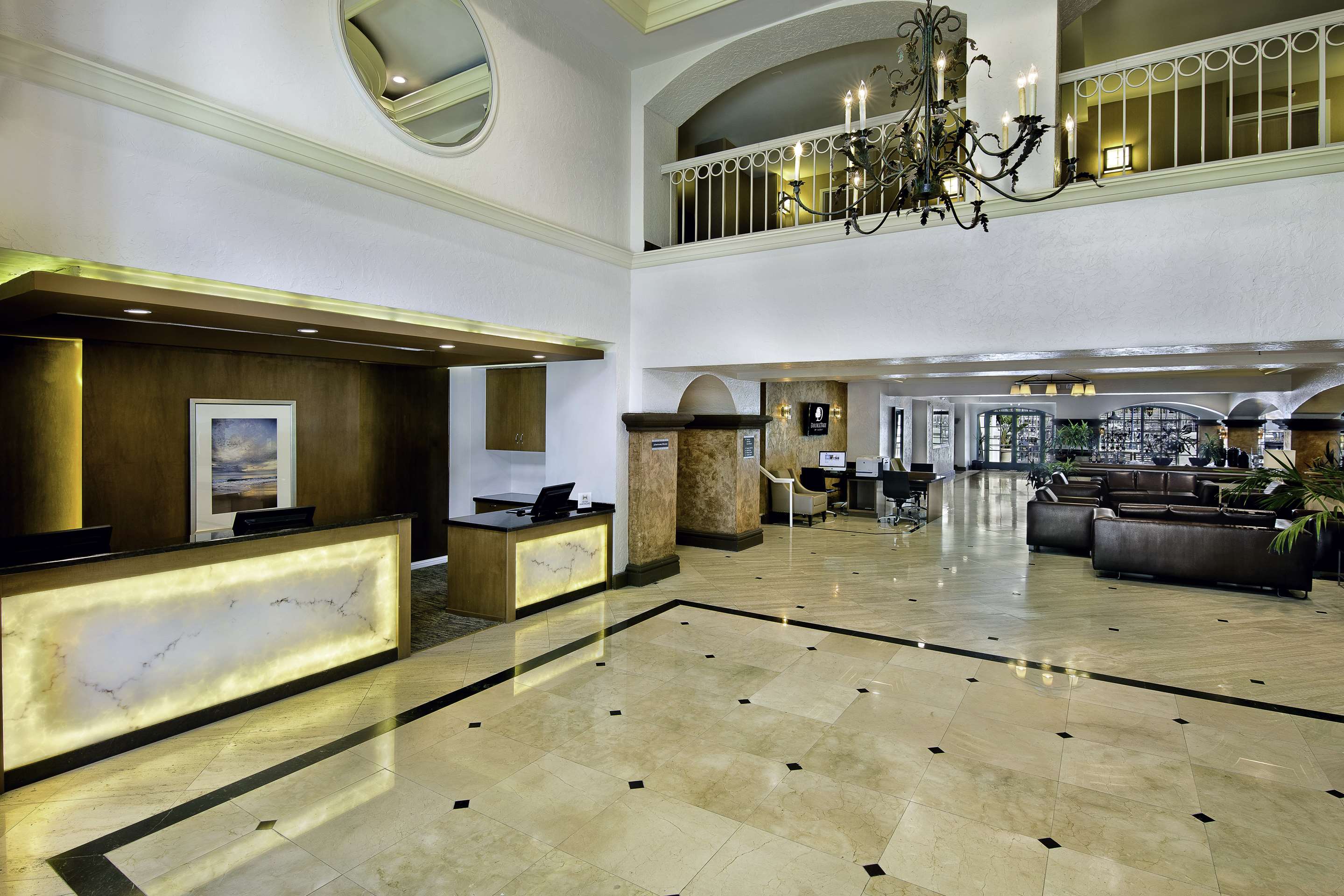 Reception | DoubleTree by Hilton San Pedro - Port of Los Angeles