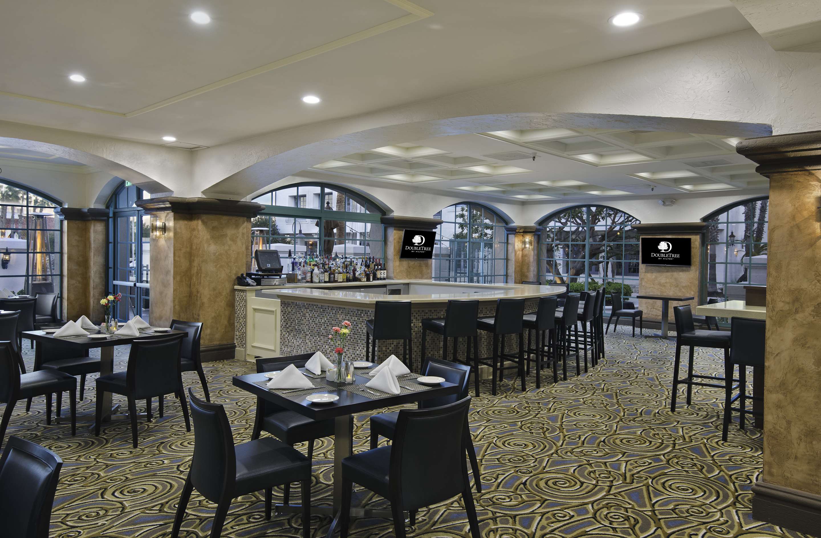 Restaurant | DoubleTree by Hilton San Pedro - Port of Los Angeles