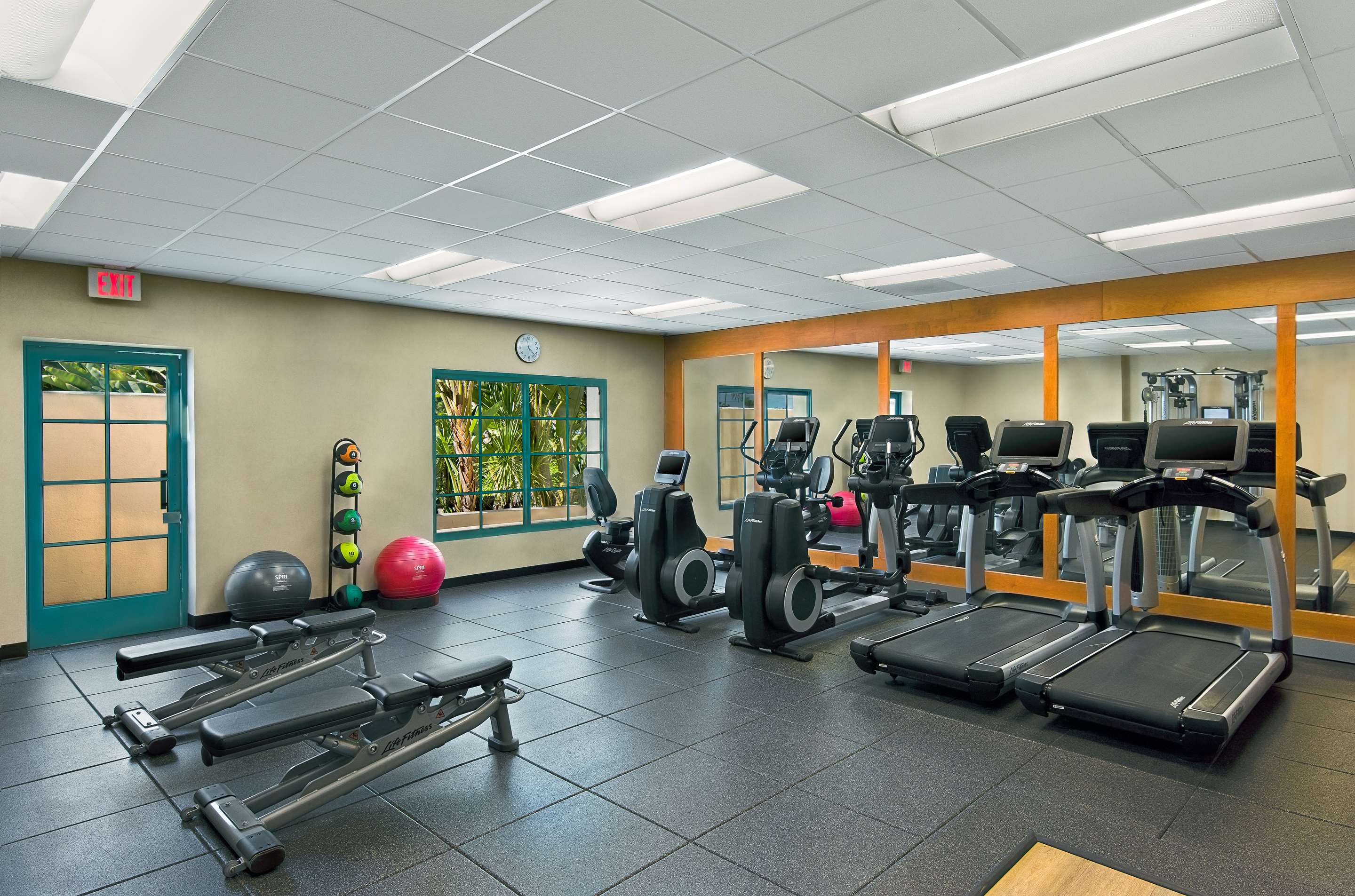 Health club fitness center gym | DoubleTree by Hilton San Pedro - Port of Los Angeles