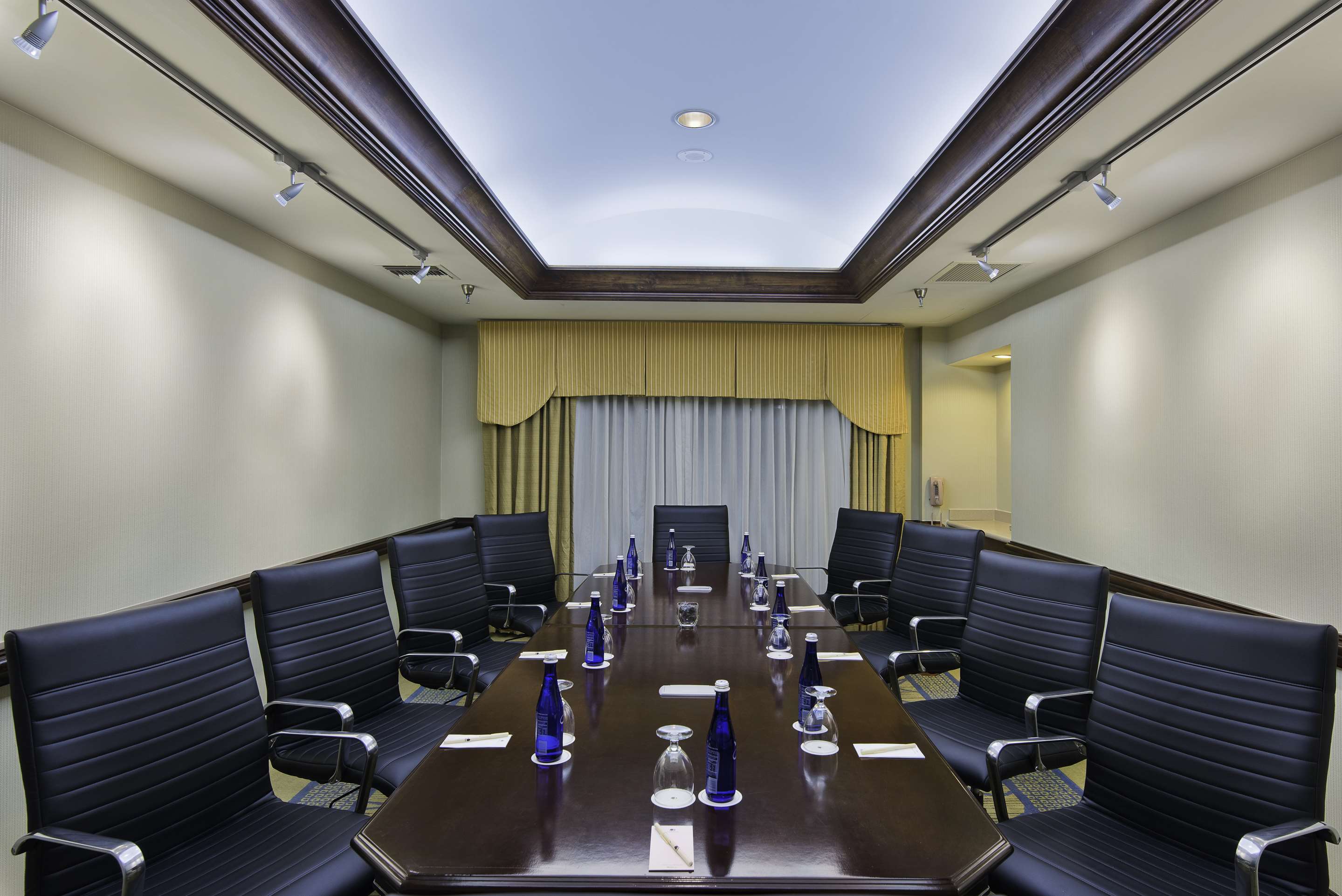 Meeting Room | DoubleTree by Hilton San Pedro - Port of Los Angeles