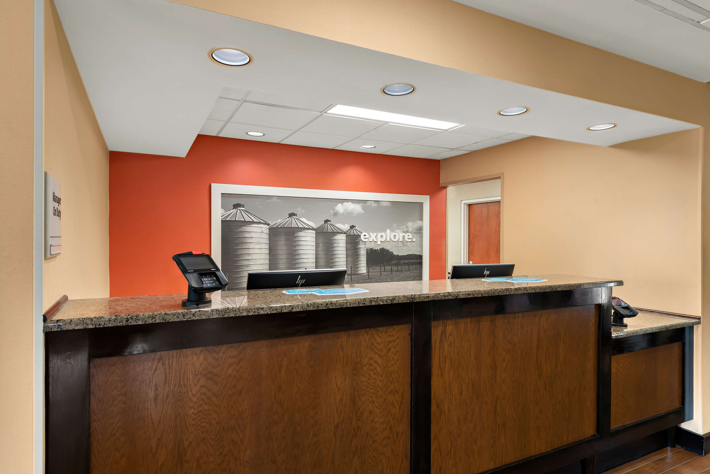 Reception | Hampton Inn Lancaster