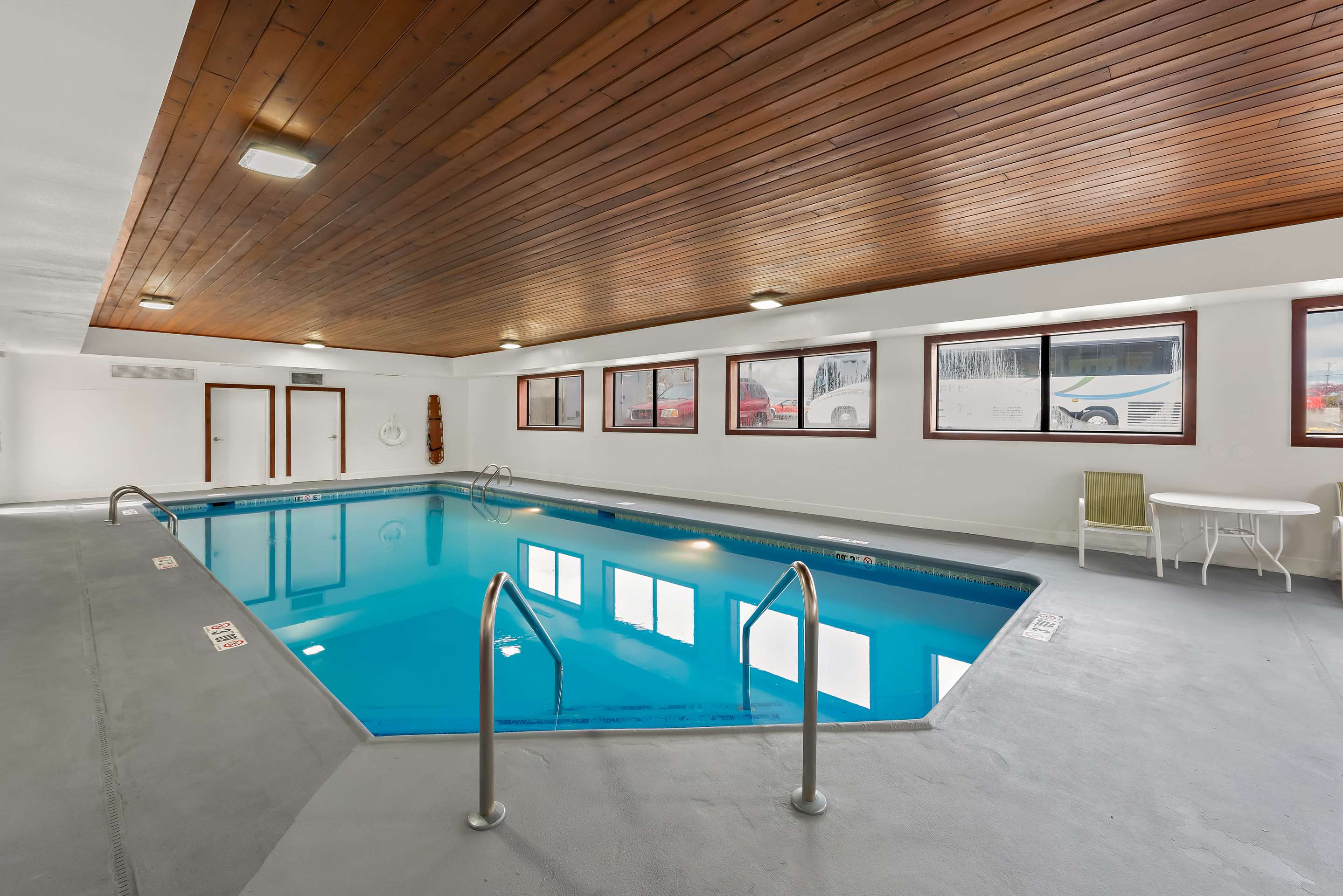 Pool | Hampton Inn Lancaster