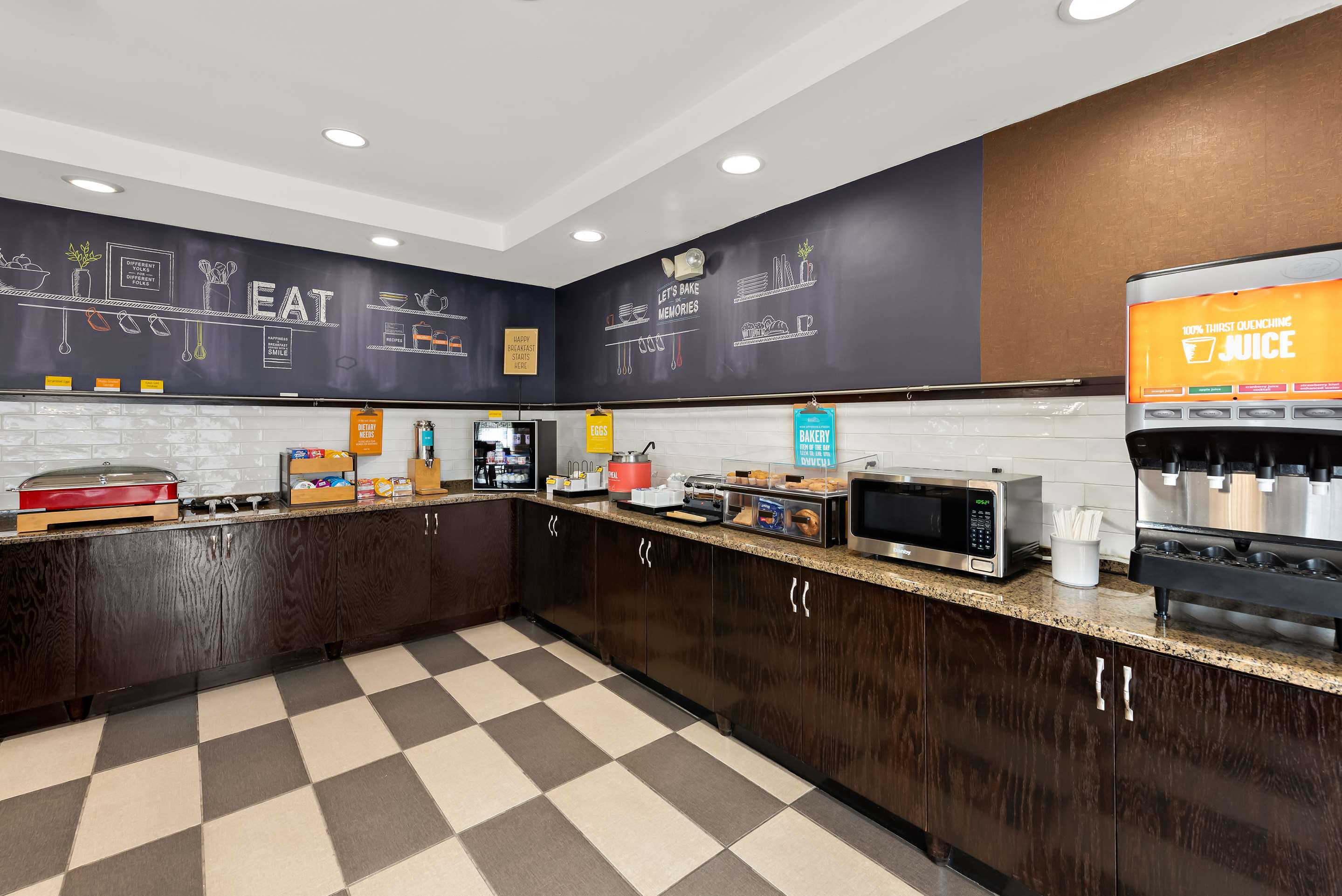 Breakfast Area | Hampton Inn Lancaster
