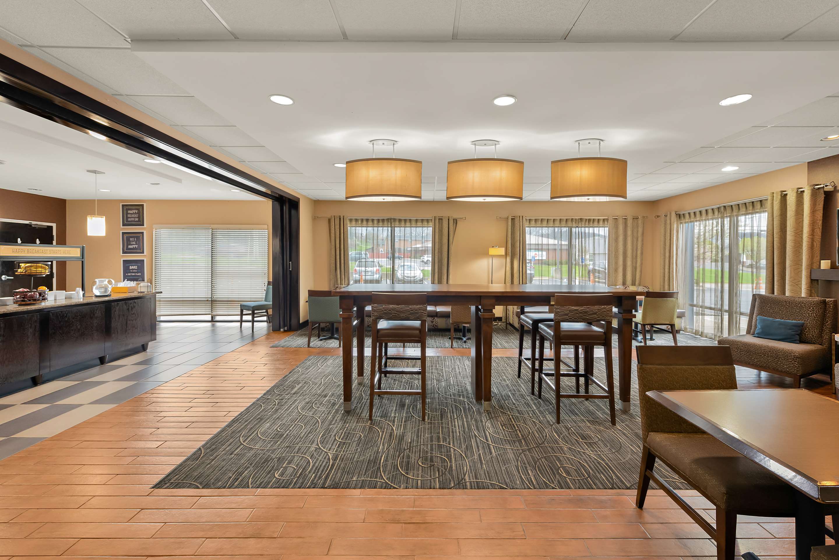 Breakfast Area | Hampton Inn Lancaster